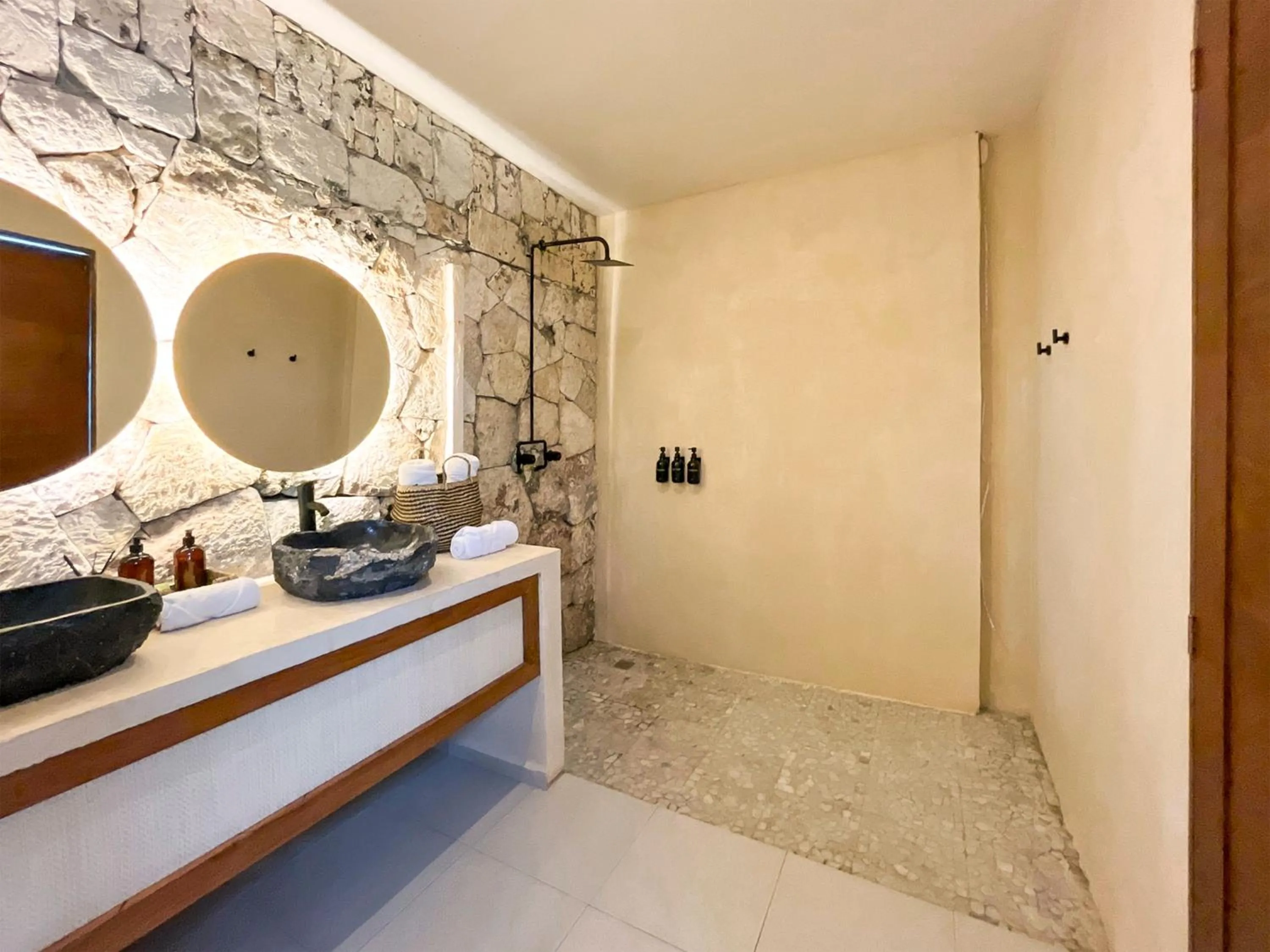Bathroom in Zelune Luxury Lagoon Resort Bacalar - Adults Only