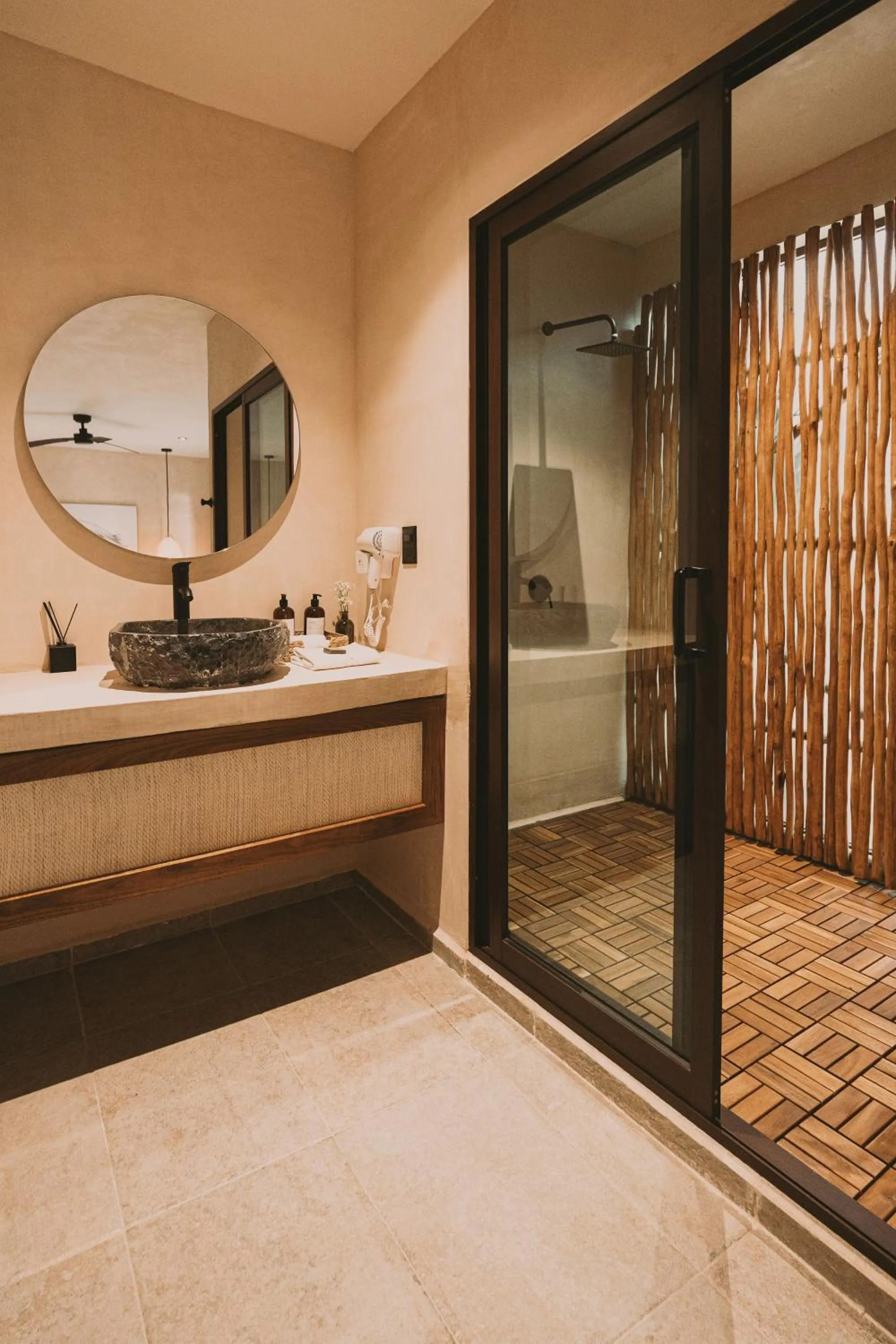 Bathroom, Bed in Zelune Luxury Lagoon Resort Bacalar - Adults Only