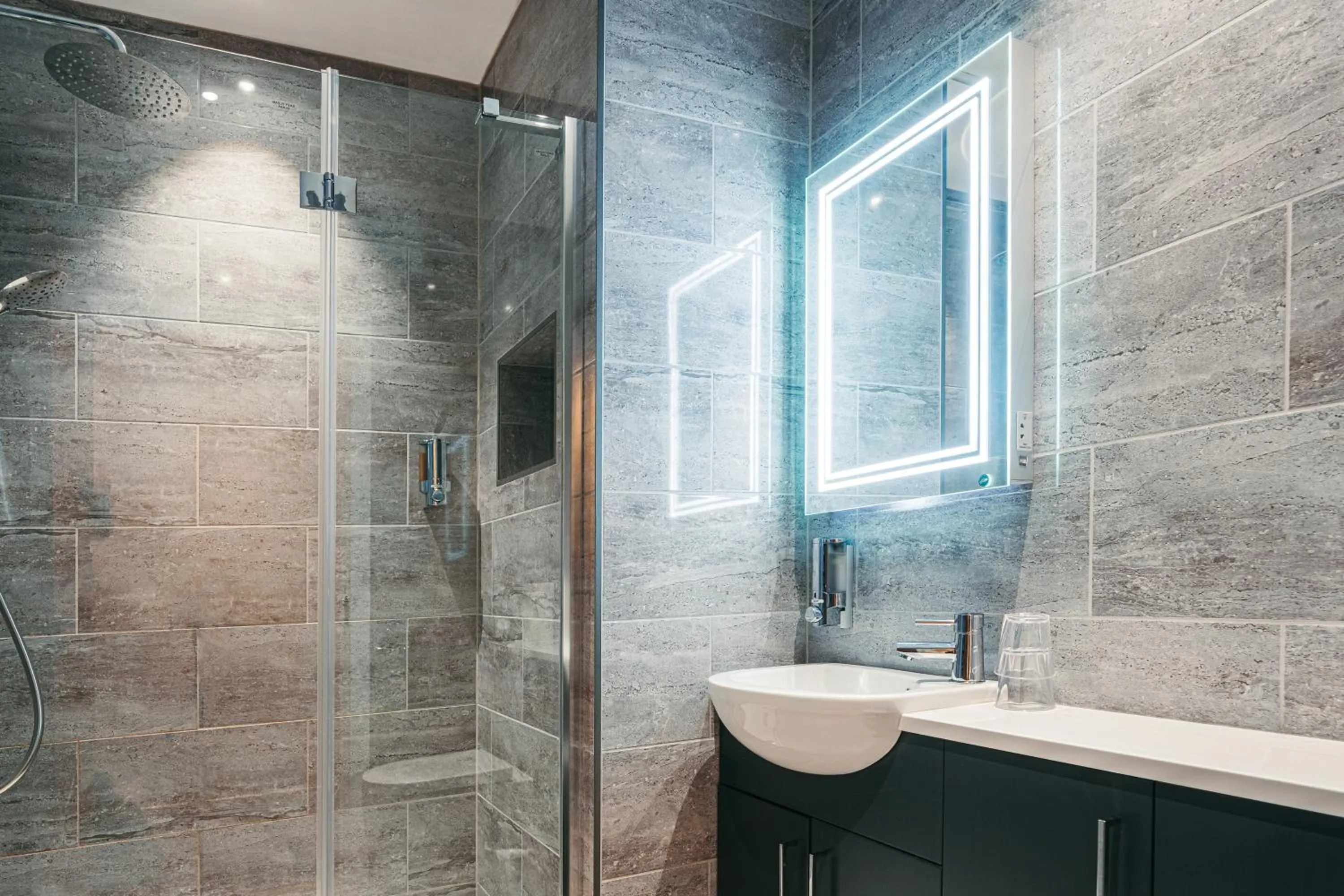 Shower in Glaramara Hotel