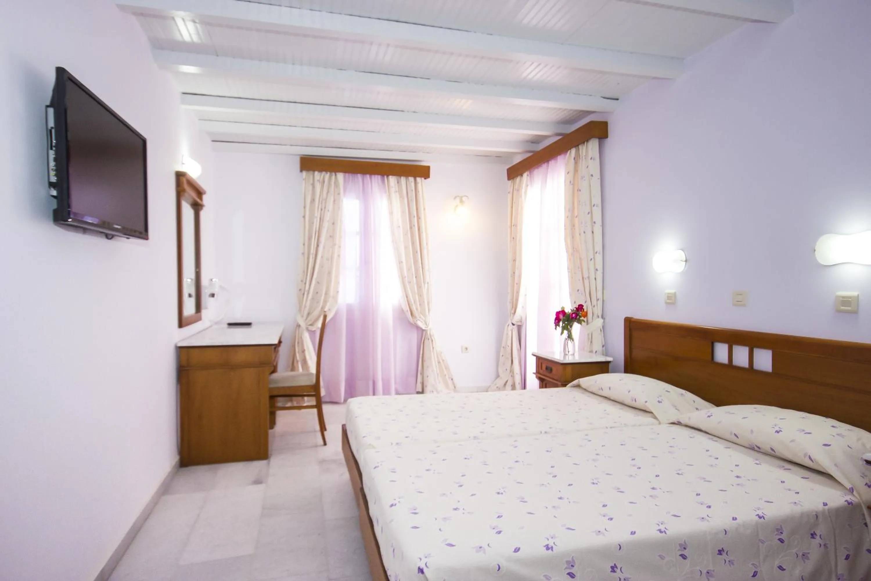 Photo of the whole room, Bed in Naxos Holidays