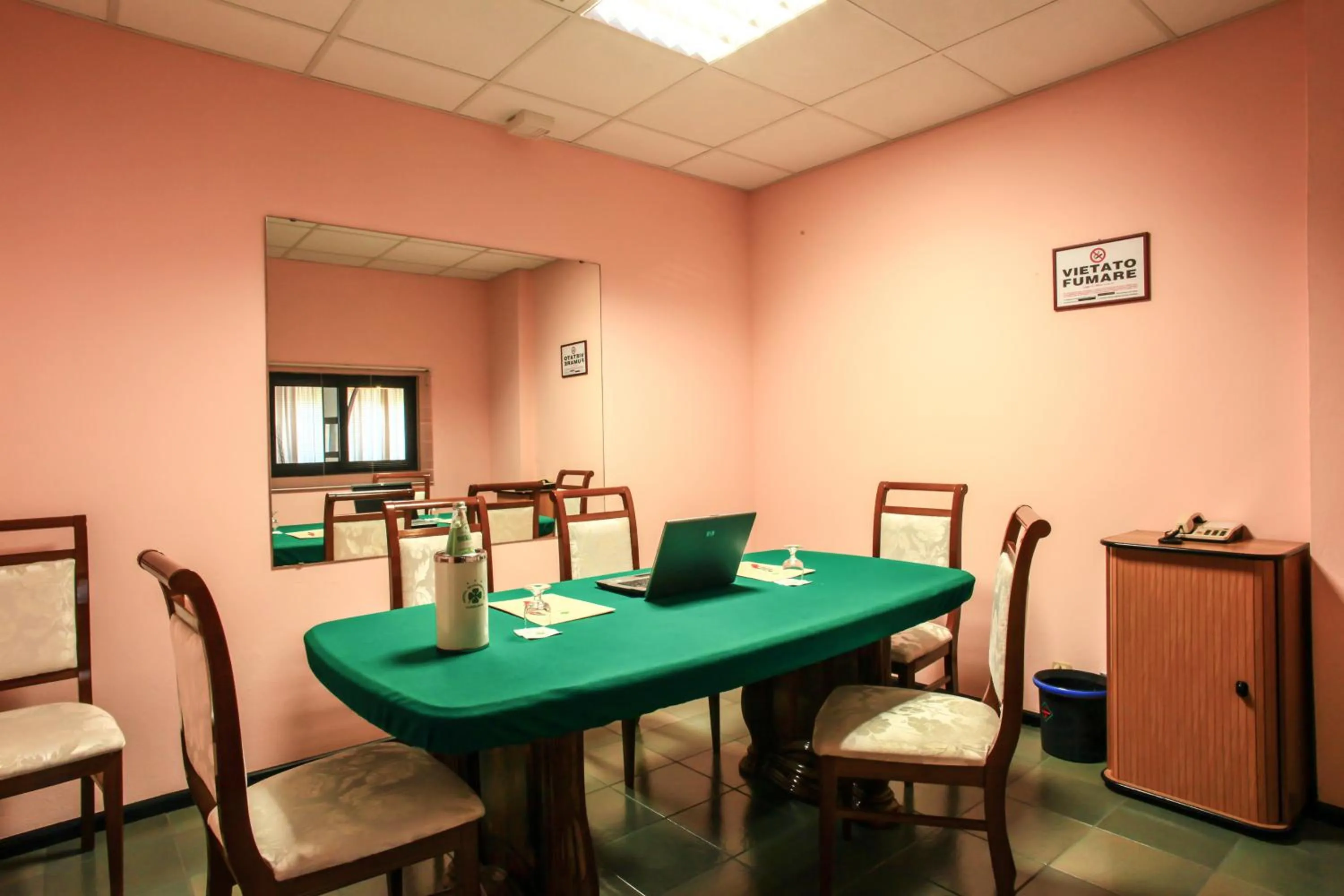 Business facilities in Hotel Quadrifoglio
