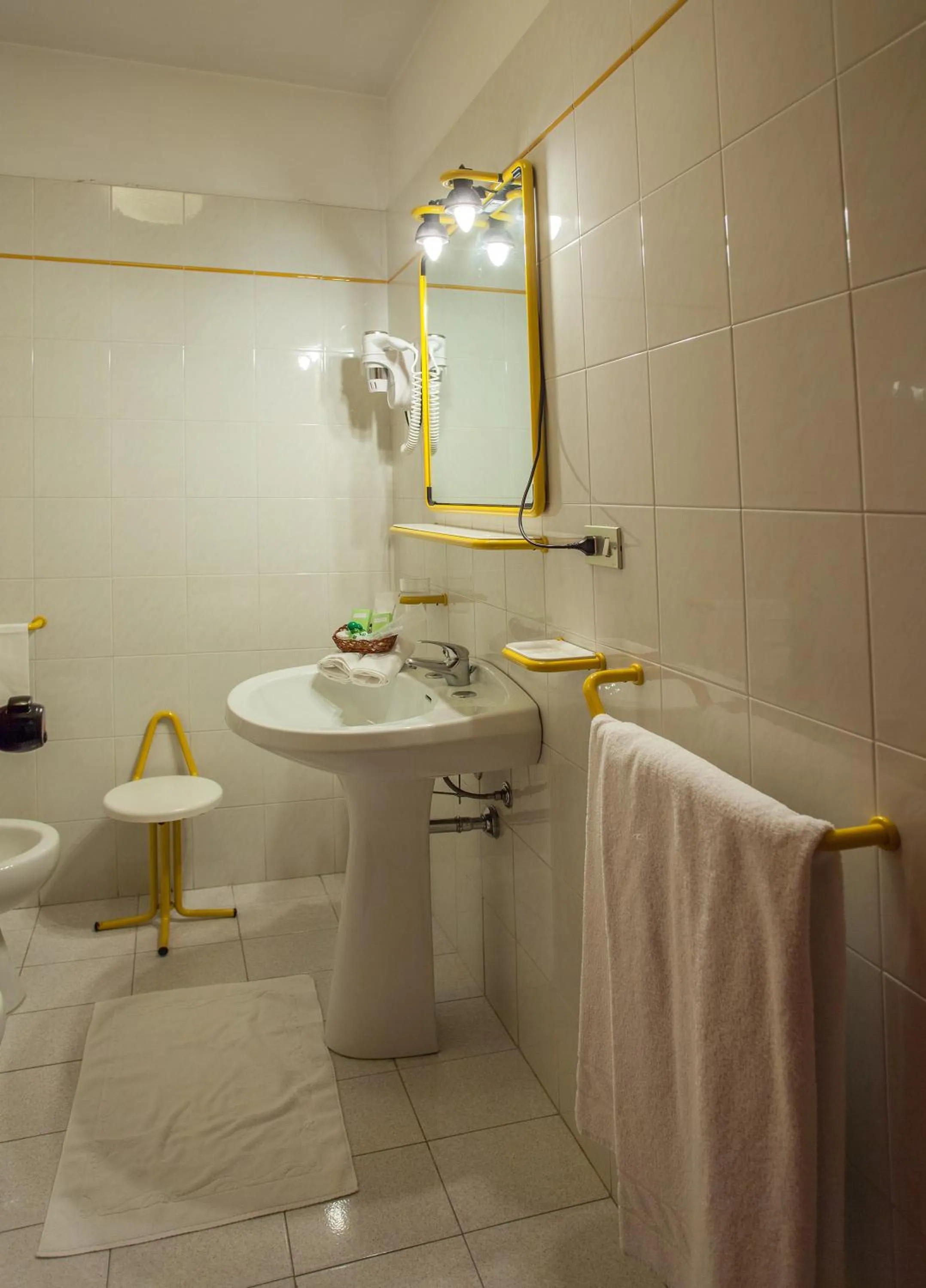Bathroom in Hotel Quadrifoglio