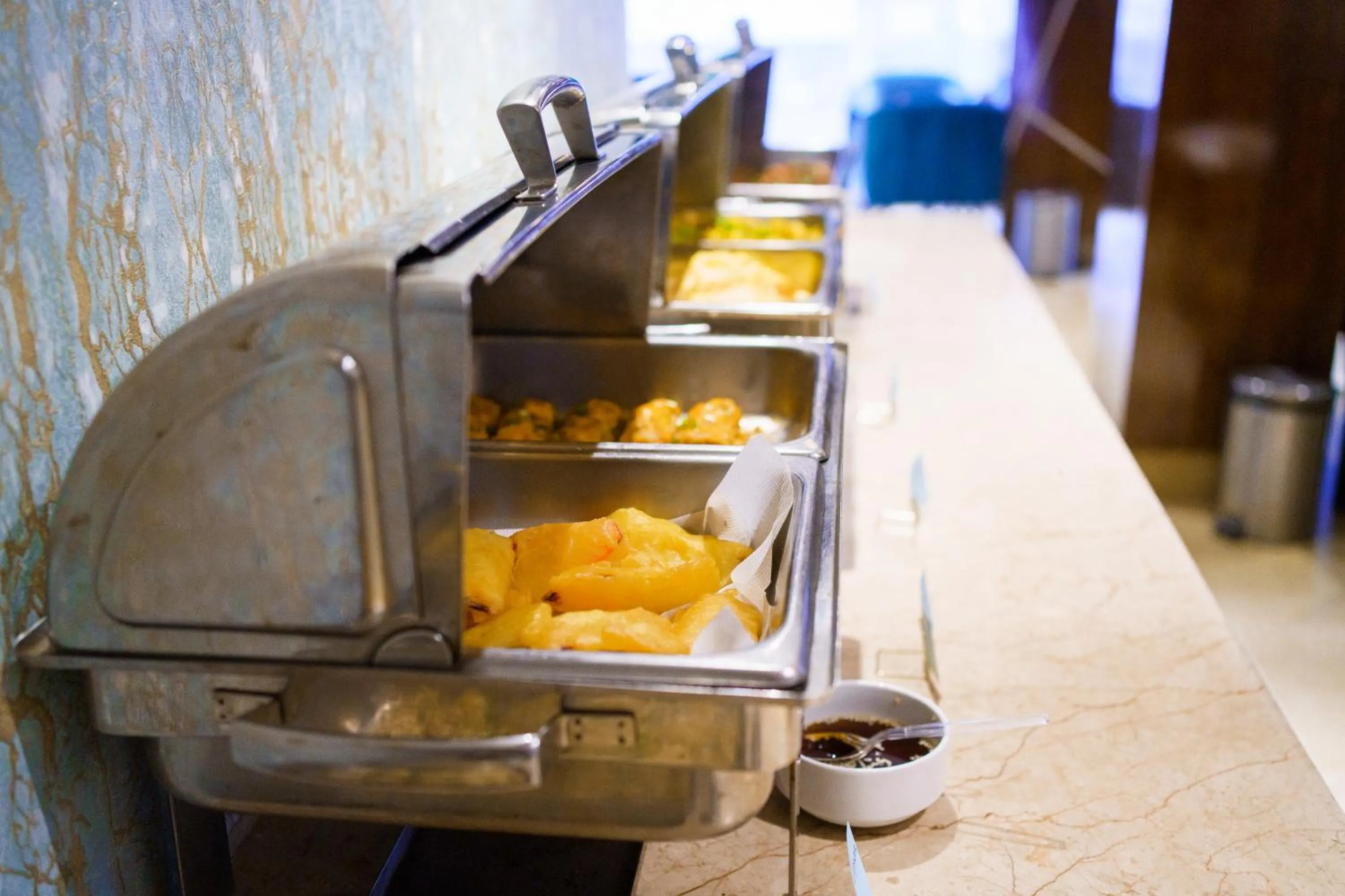 HOTEL THE CAPITAL LTD.