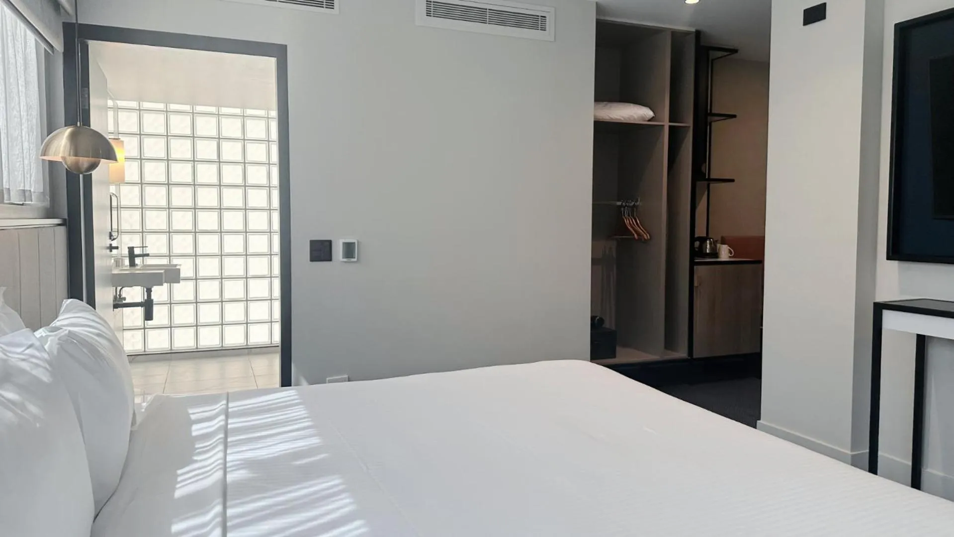 Bedroom, Bed in Brady Hotels Jones Lane