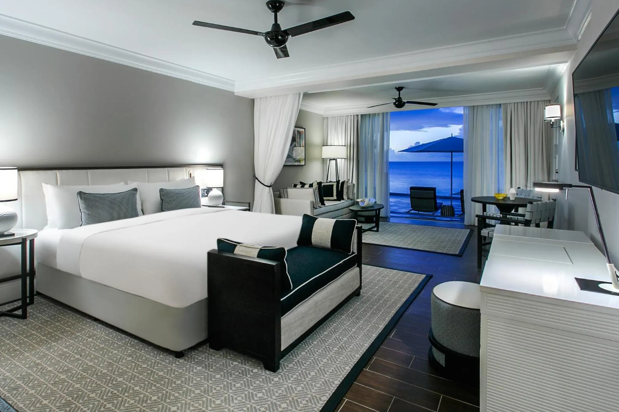 Photo of the whole room, Bed in Fairmont Royal Pavilion Barbados Resort
