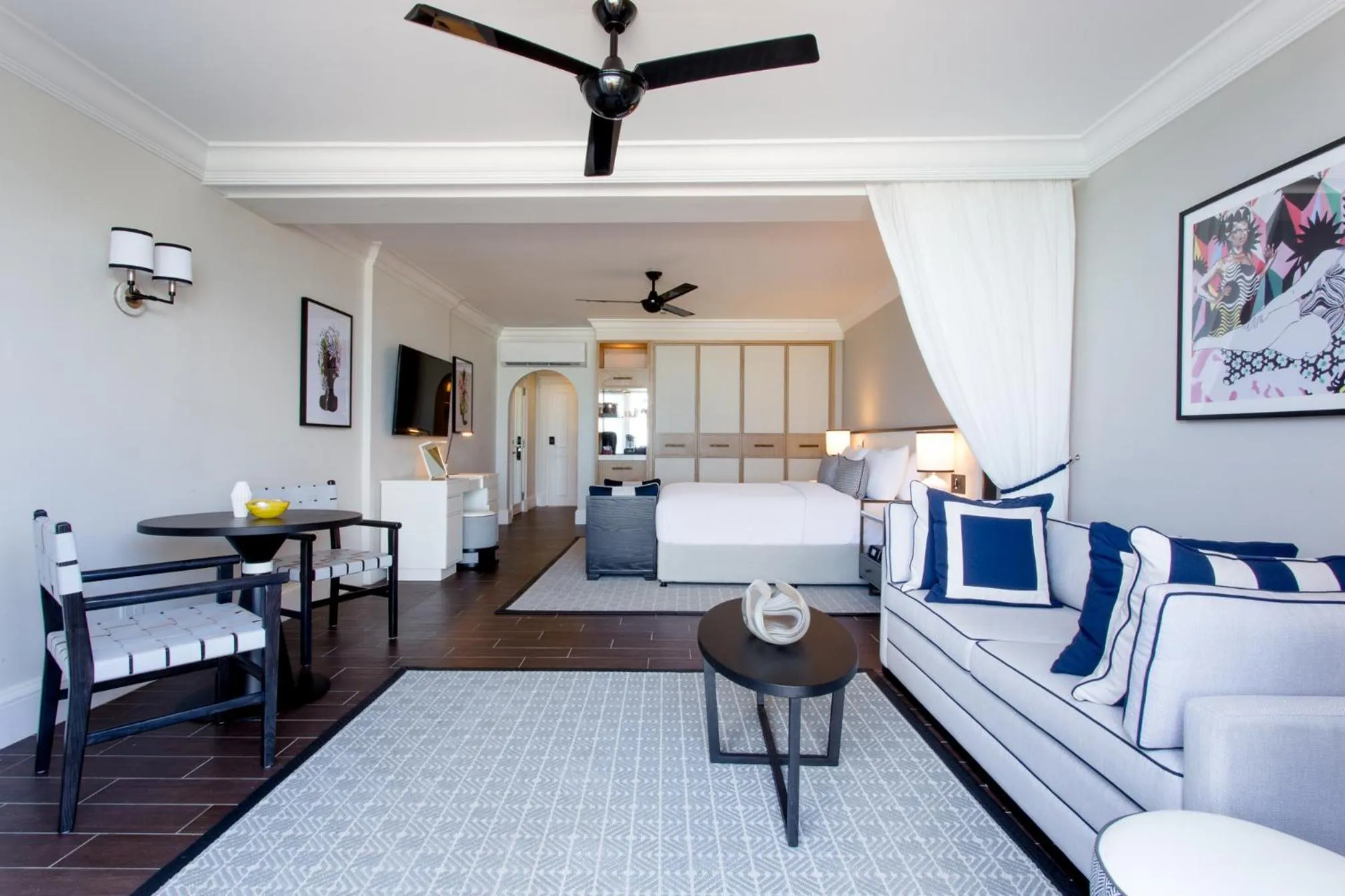 Bed in Fairmont Royal Pavilion Barbados Resort