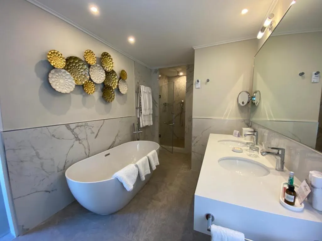 Bathroom in Fairmont Royal Pavilion Barbados Resort