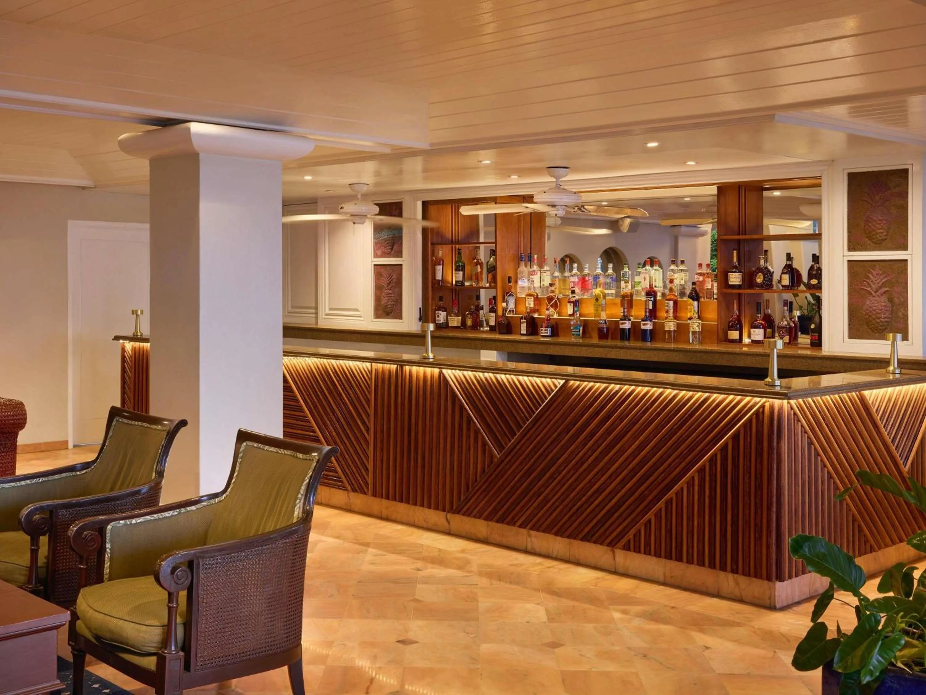 Lounge or bar in Fairmont Royal Pavilion Barbados Resort