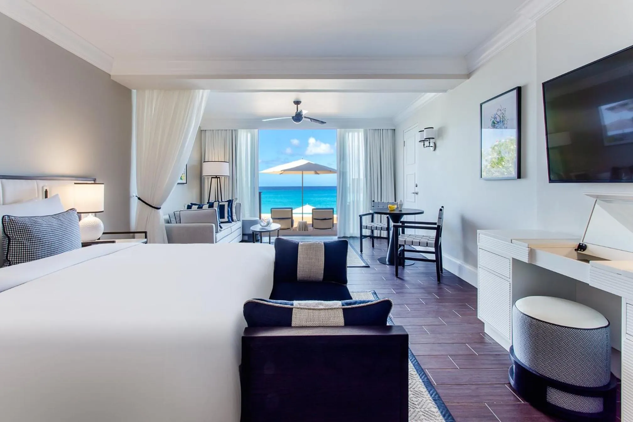 Photo of the whole room, Bed in Fairmont Royal Pavilion Barbados Resort