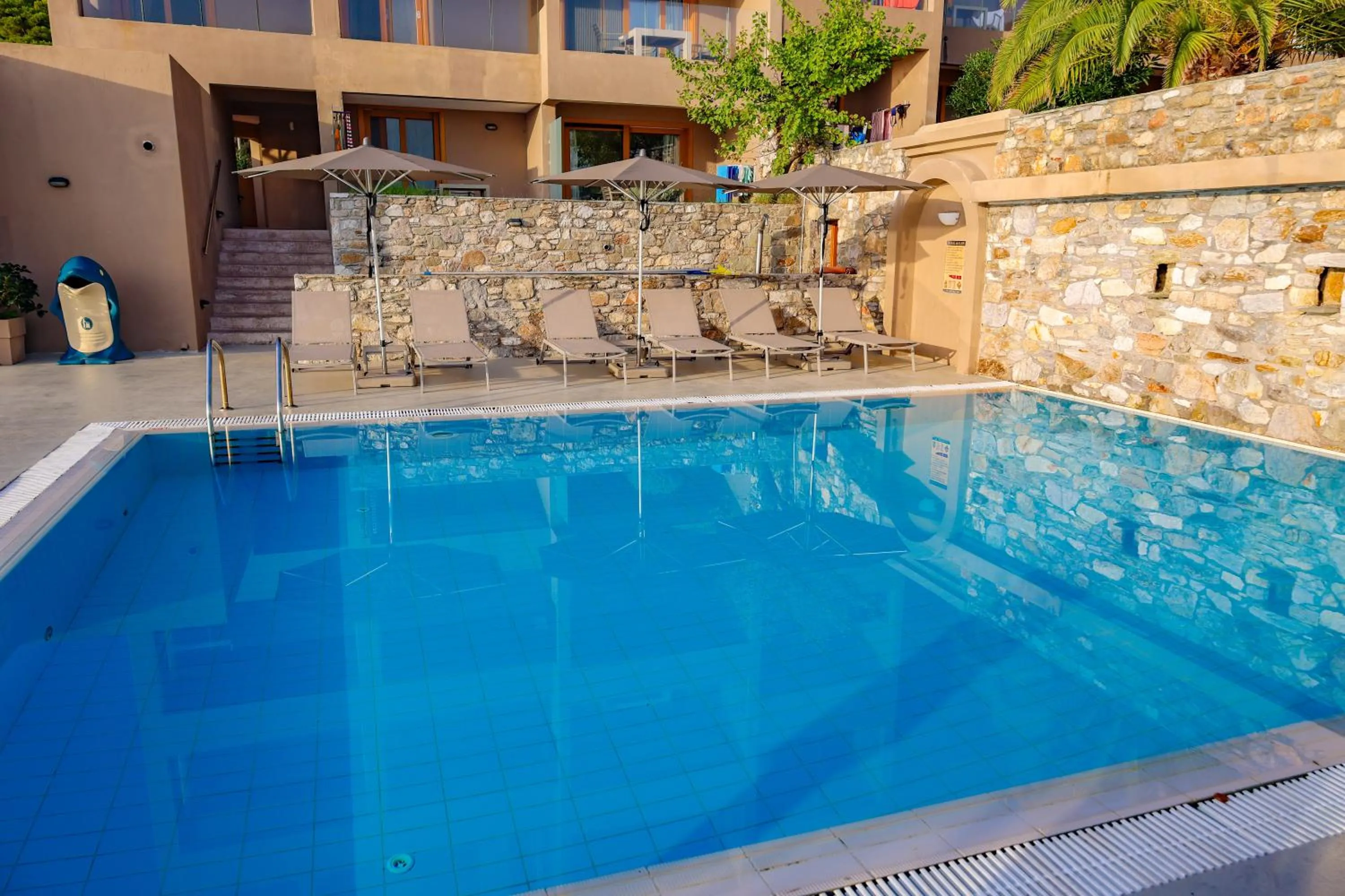 Swimming pool in Cape Kanapitsa Hotel & Suites