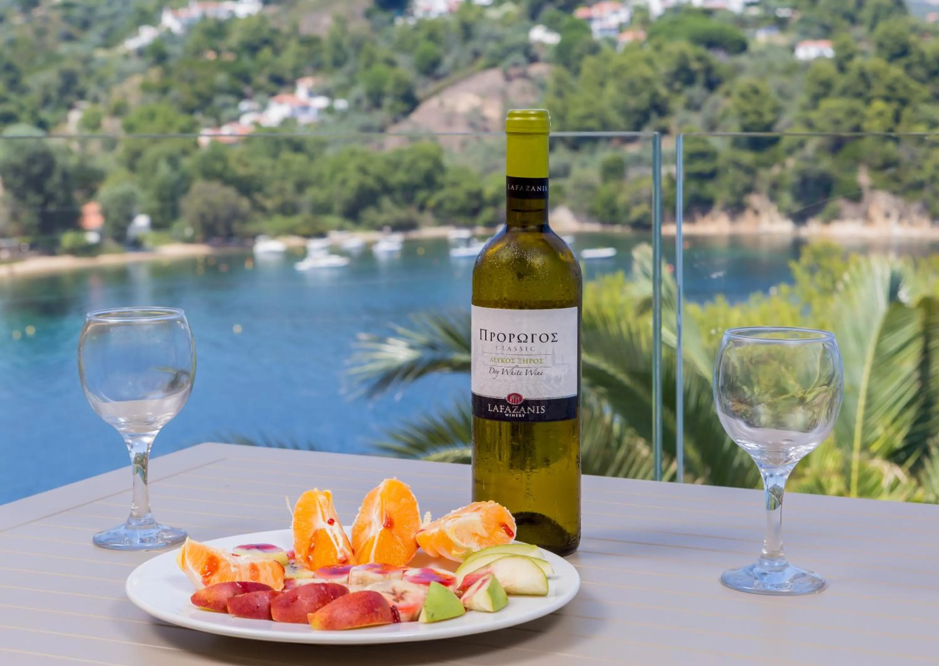 Cape Kanapitsa Hotel & Suites