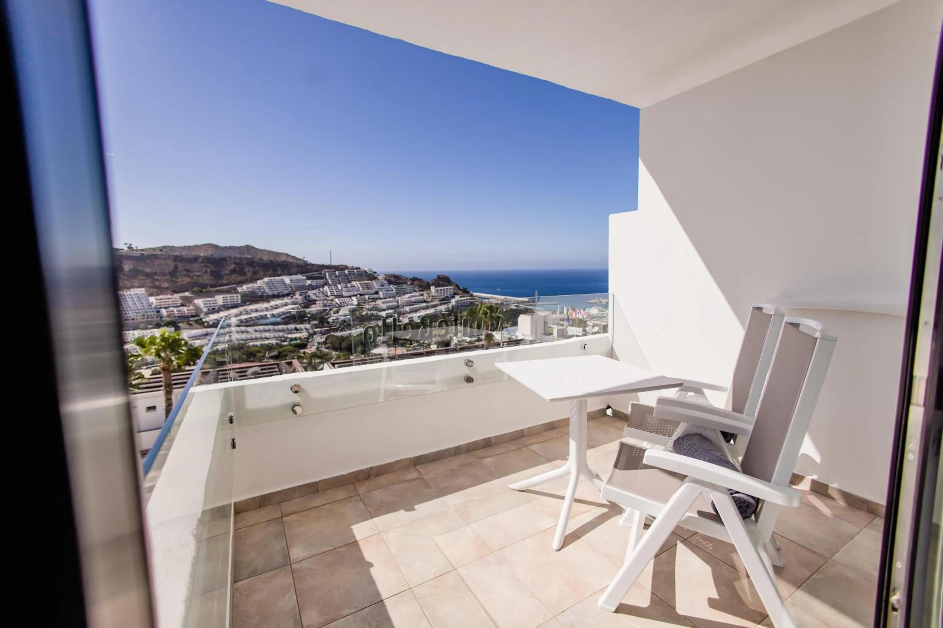 Photo of the whole room in Servatur Hartaguna - Adults Only