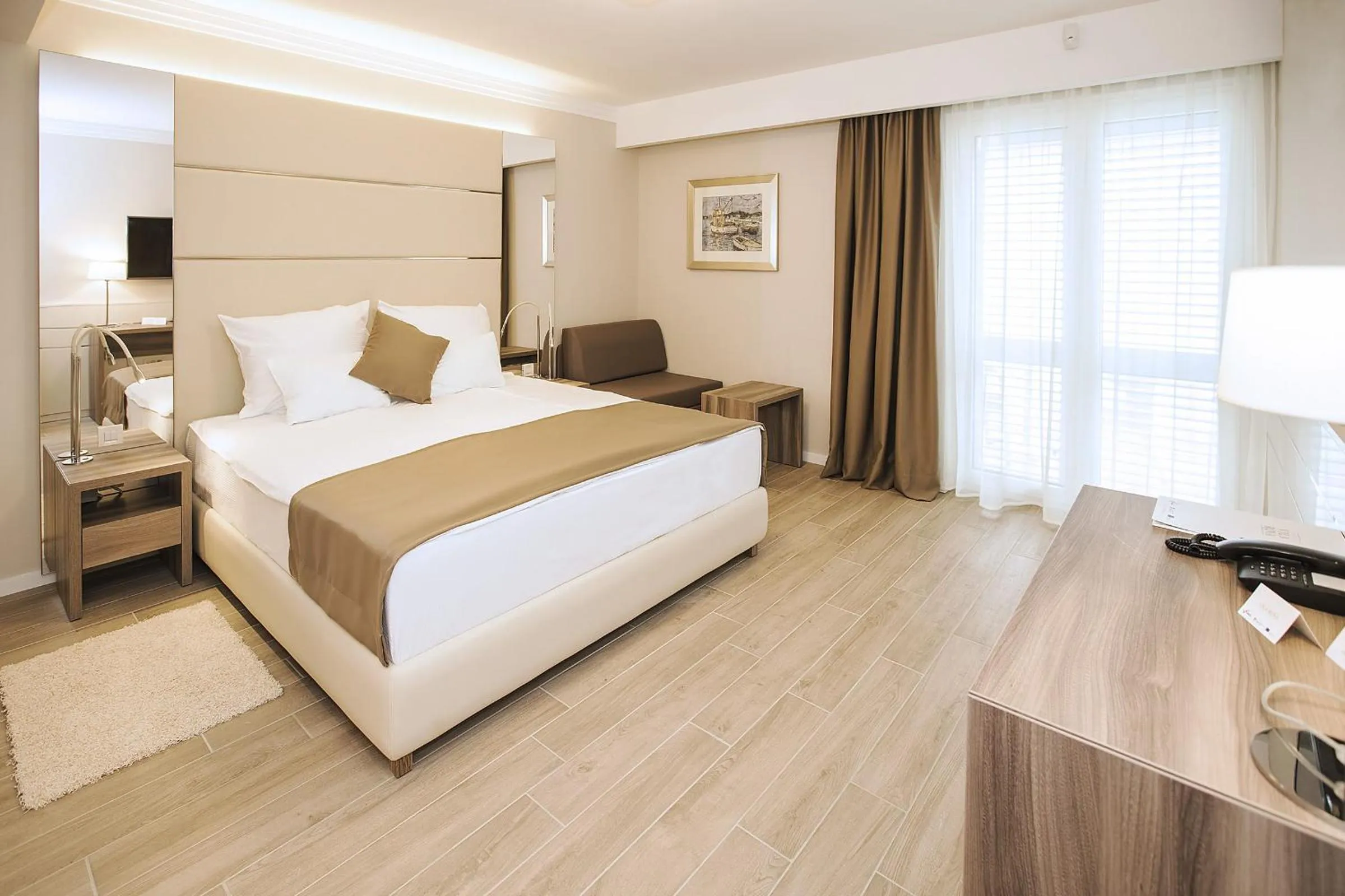 Superior Double Room with Balcony and Sea View in Hotel Vila Rova