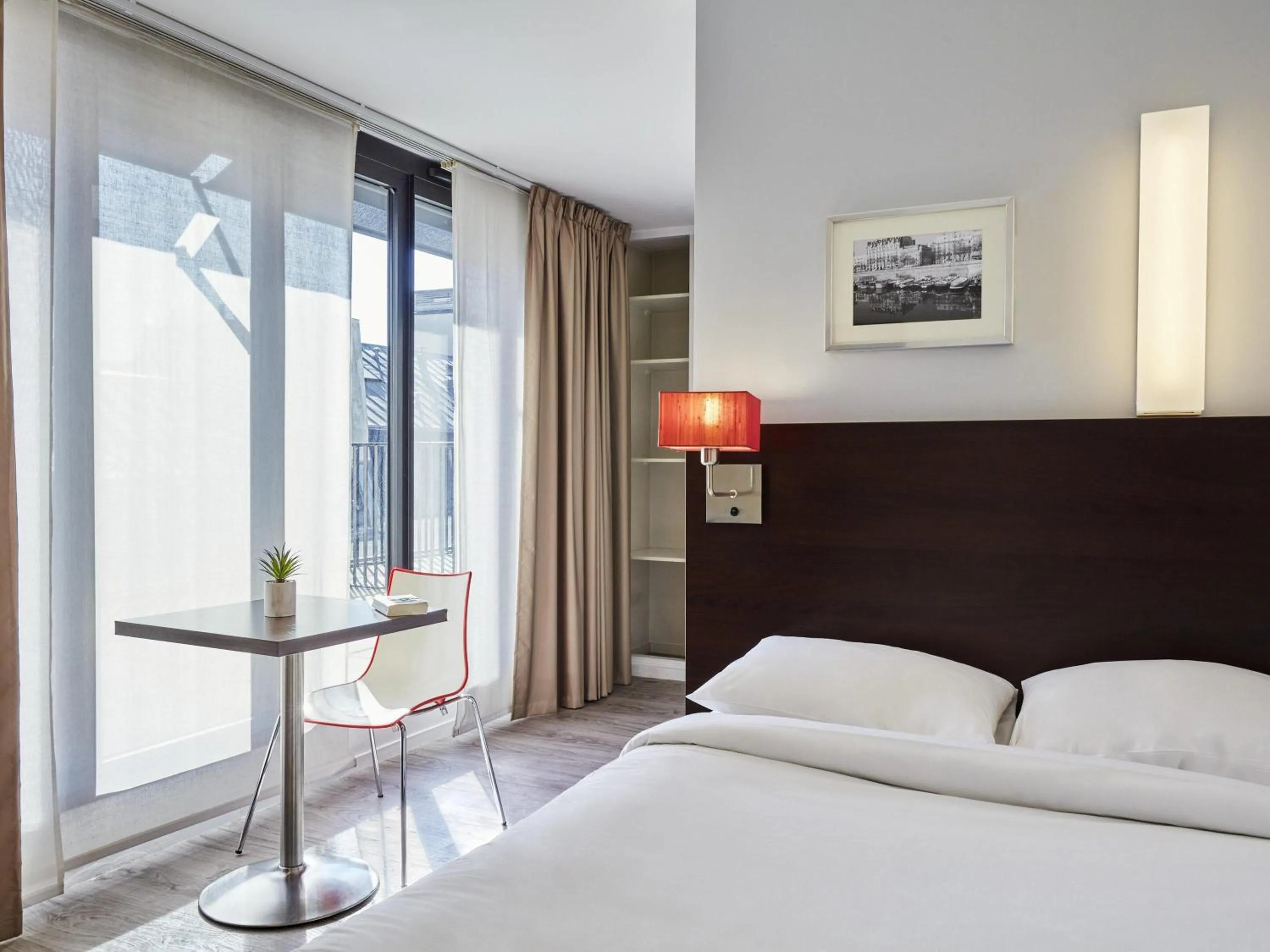 Bedroom, Bed in Aparthotel Adagio Access Paris Bastille