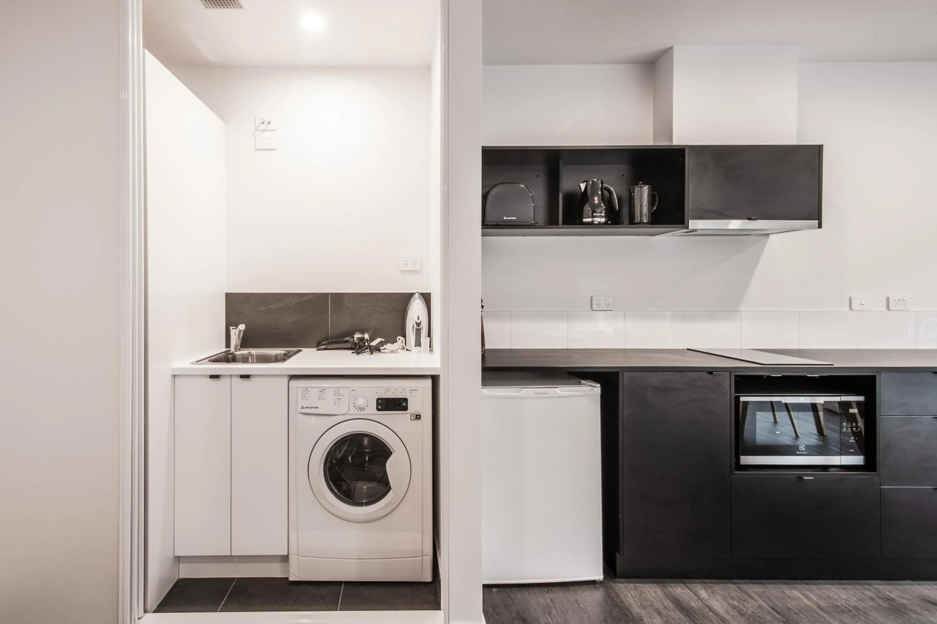 Kitchen or kitchenette in Change Overnight