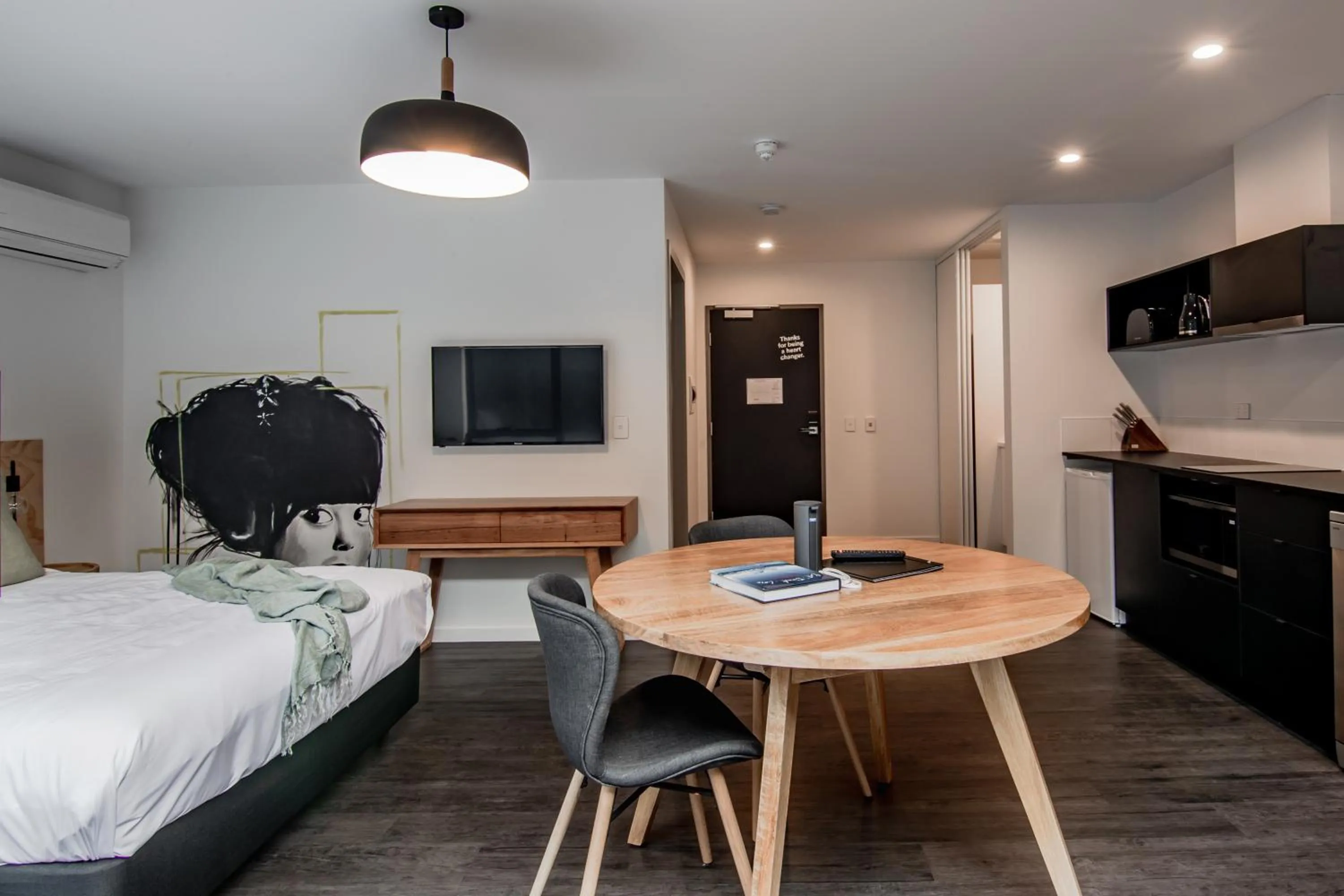 Photo of the whole room, Bed in Change Overnight