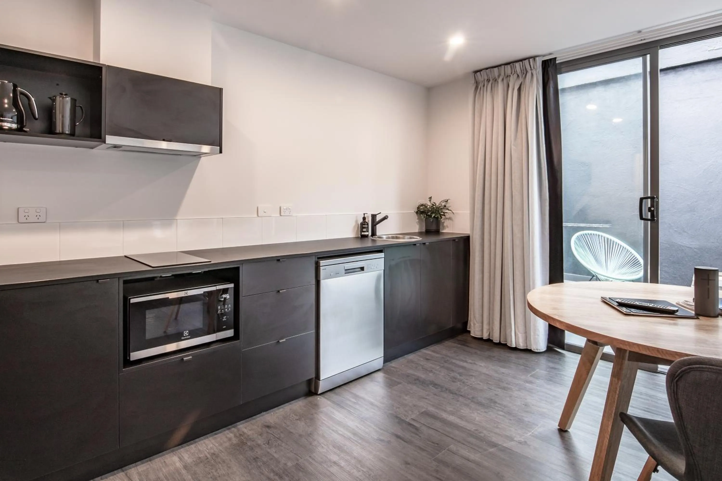 Kitchen or kitchenette in Change Overnight