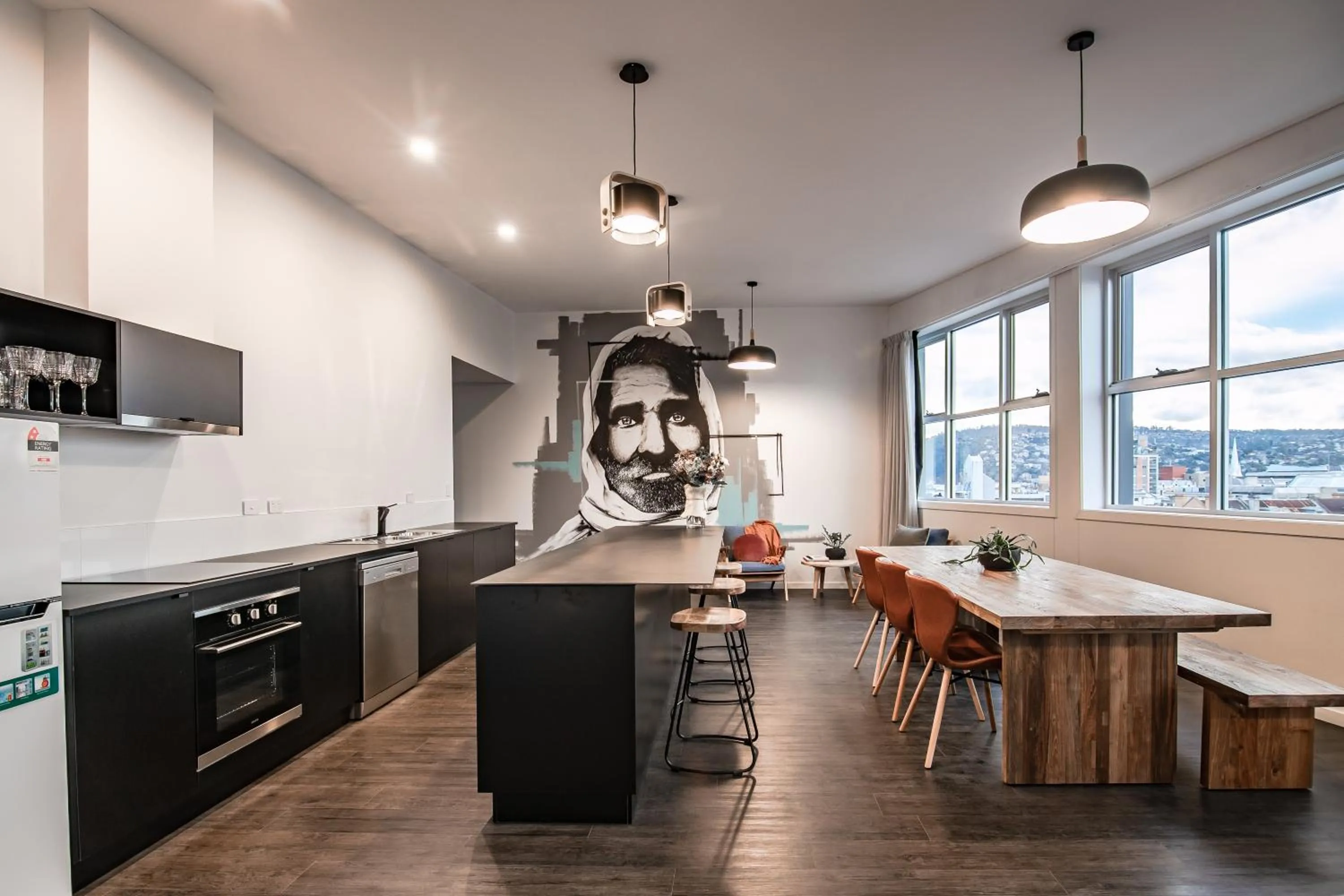 Kitchen or kitchenette in Change Overnight