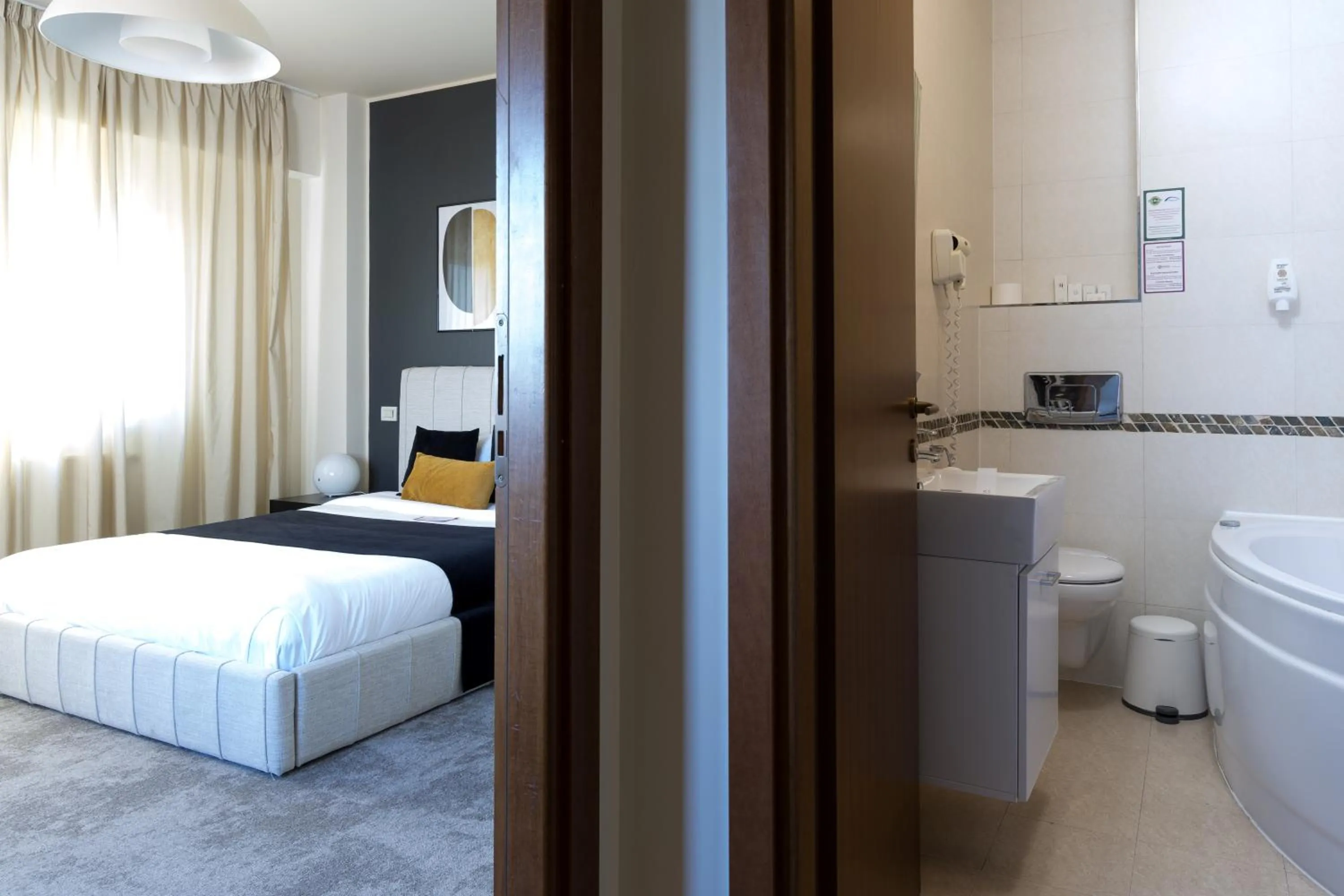 Bathroom, Bed in Orhideea Residence & Spa