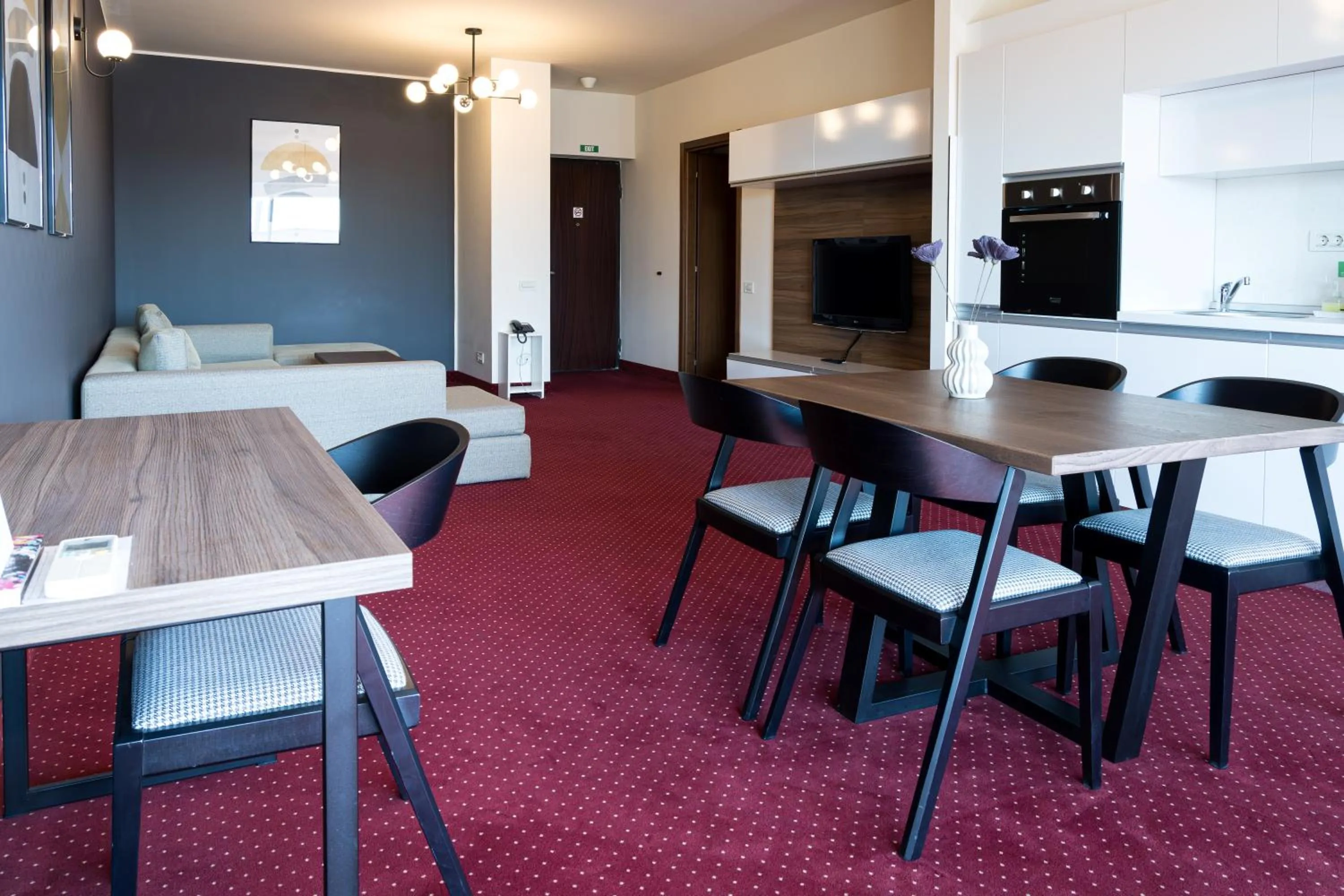 Kitchen or kitchenette in Orhideea Residence & Spa