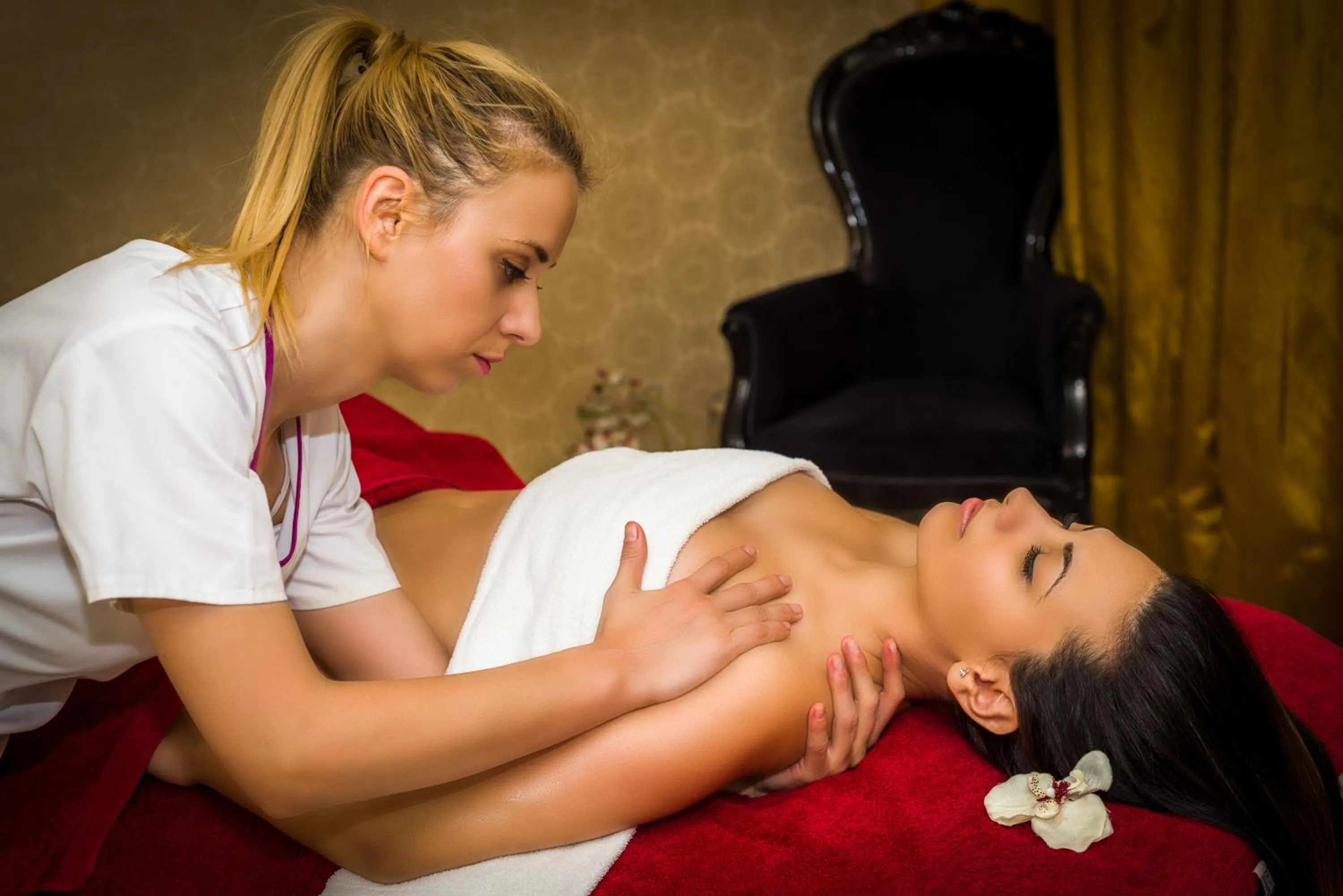 Massage in Orhideea Residence & Spa