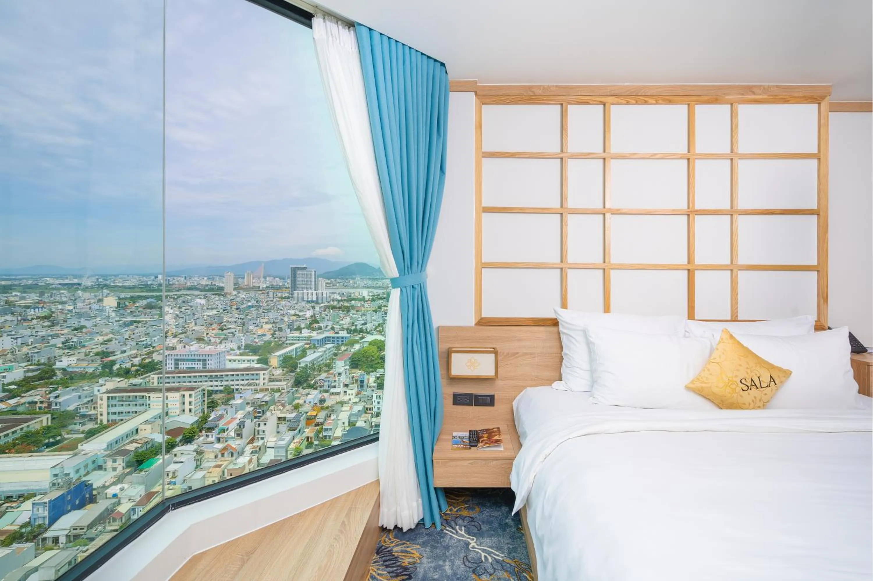 City view, Bed in Sala Danang Beach Hotel