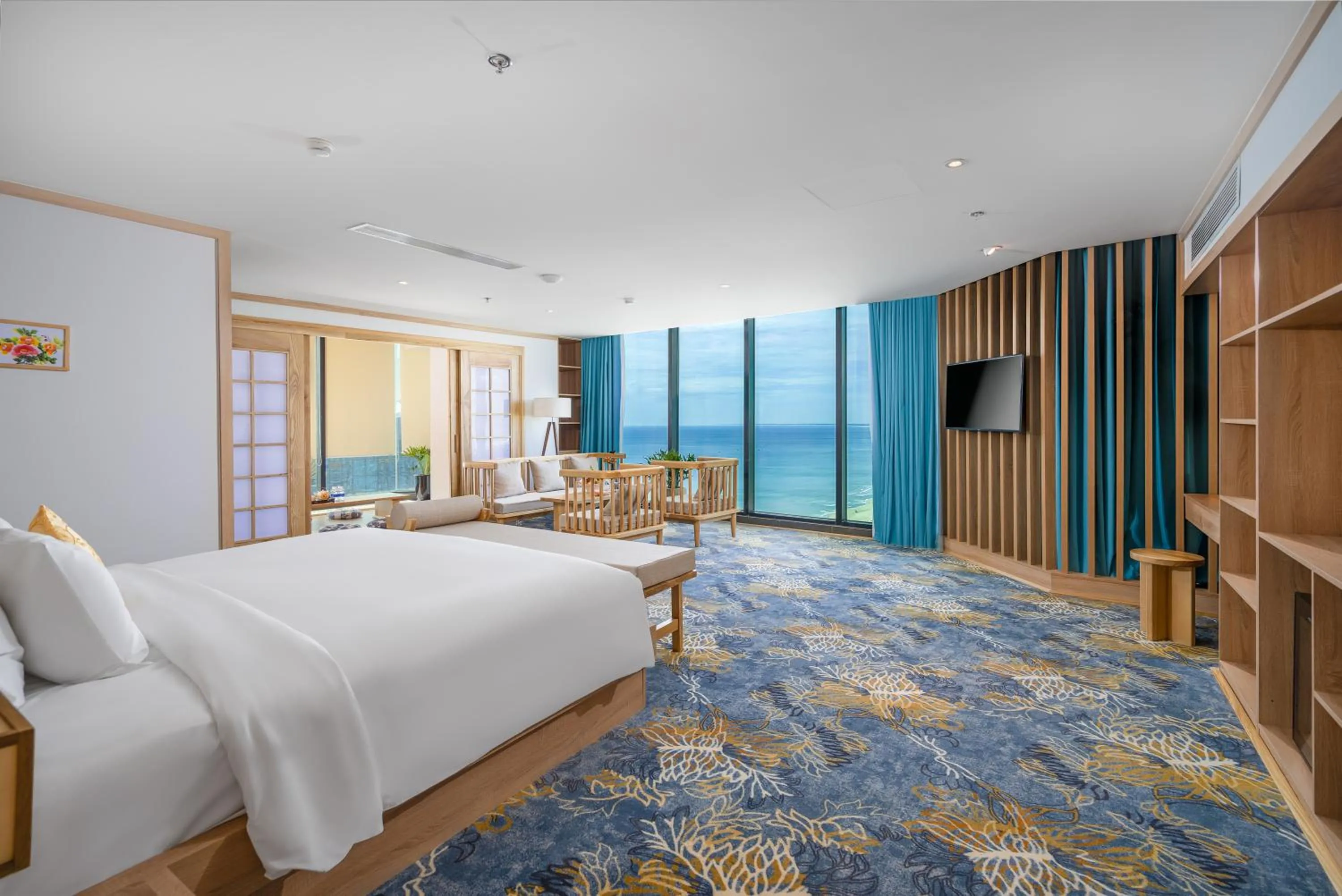 Photo of the whole room, Bed in Sala Danang Beach Hotel