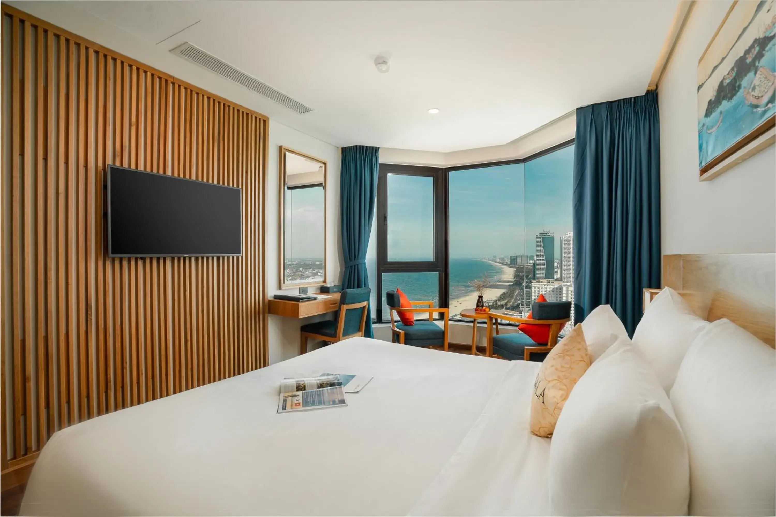 Superior Double Room with Partial Sea View in Sala Danang Beach Hotel Superior Double Room with Partial Sea View in Sala Danang Beach Hotel