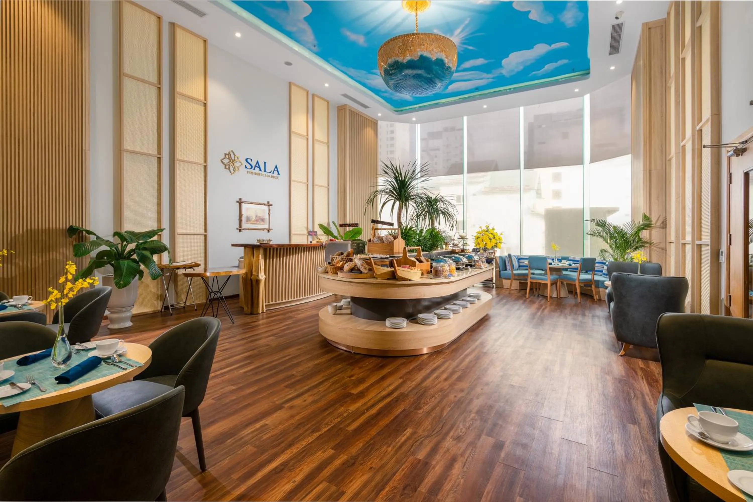 Lounge or bar in Sala Danang Beach Hotel