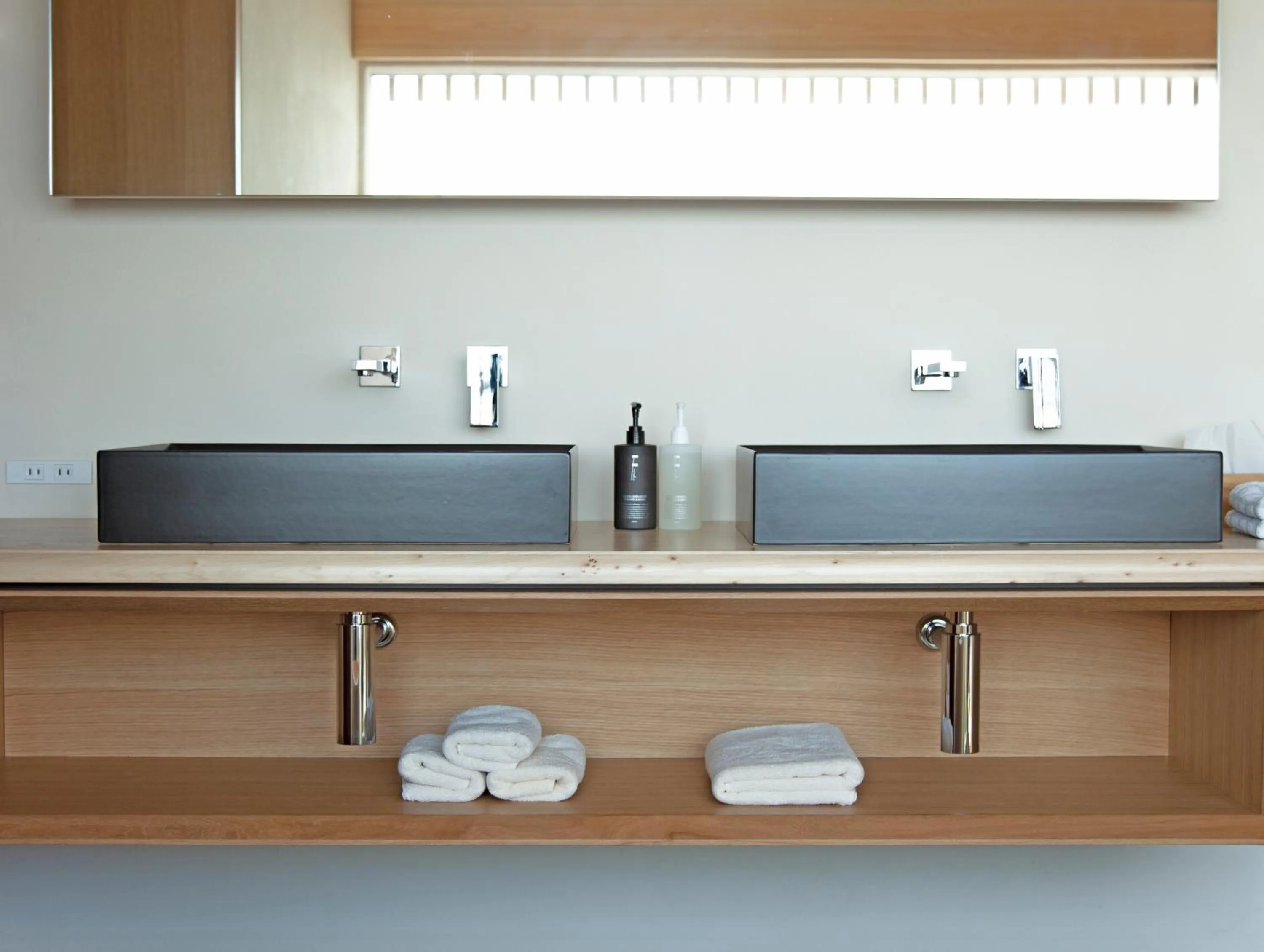 Bathroom in modern ryokan kishi-ke