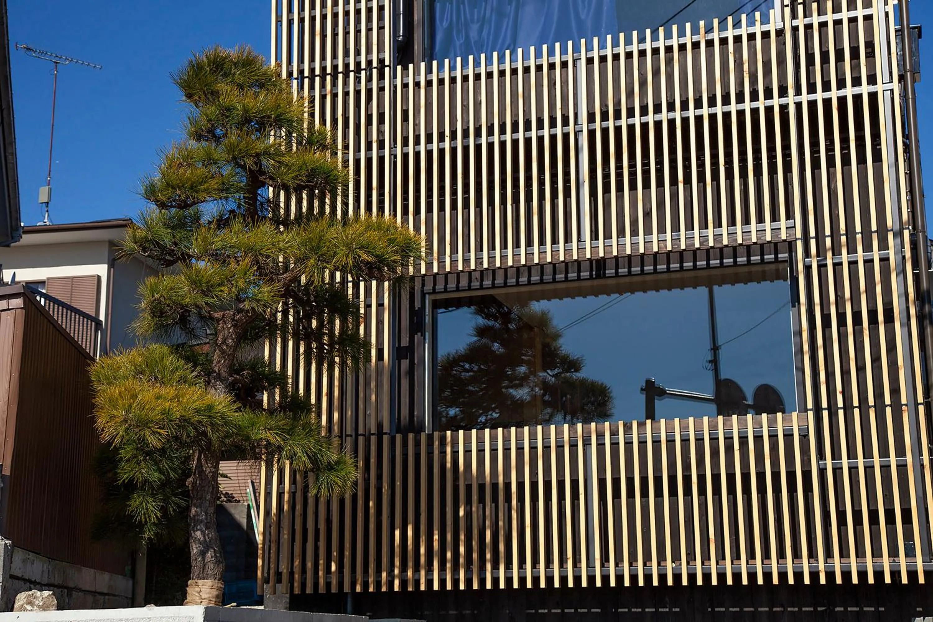 Guests in modern ryokan kishi-ke