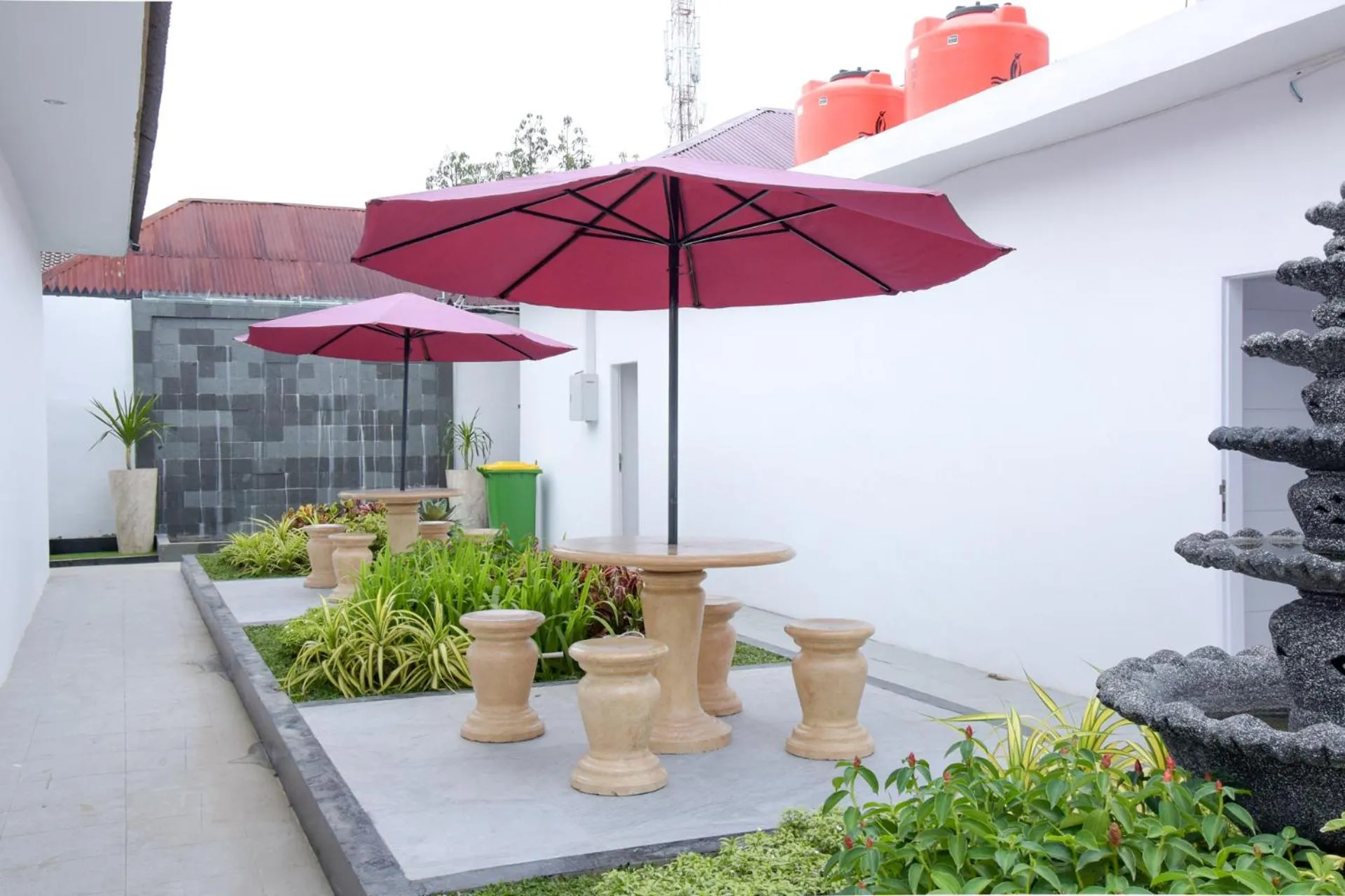 Patio in RedDoorz Plus near UNIMED Medan