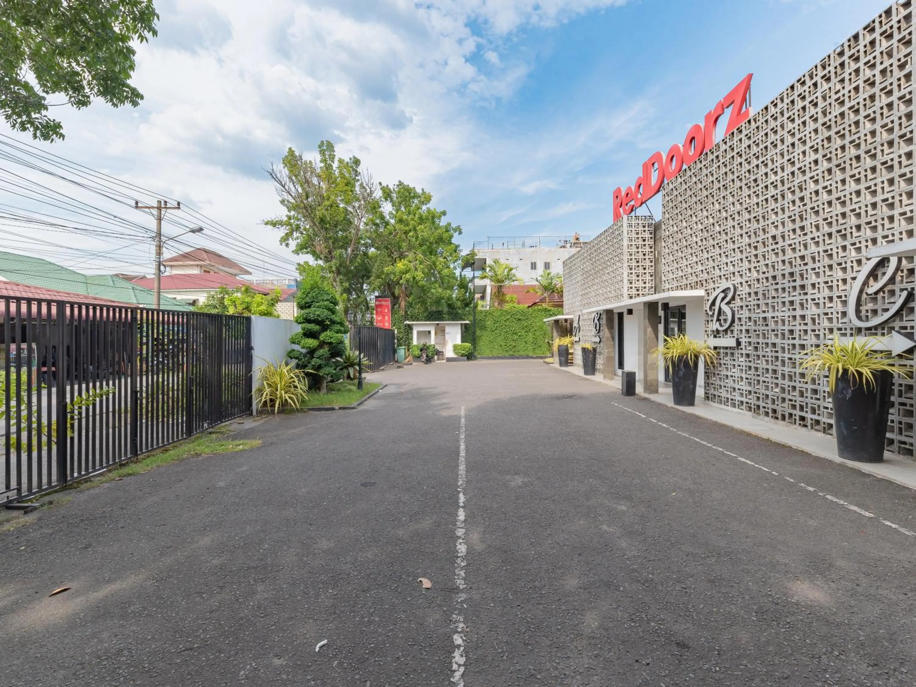 Facade/entrance in RedDoorz Plus near UNIMED Medan