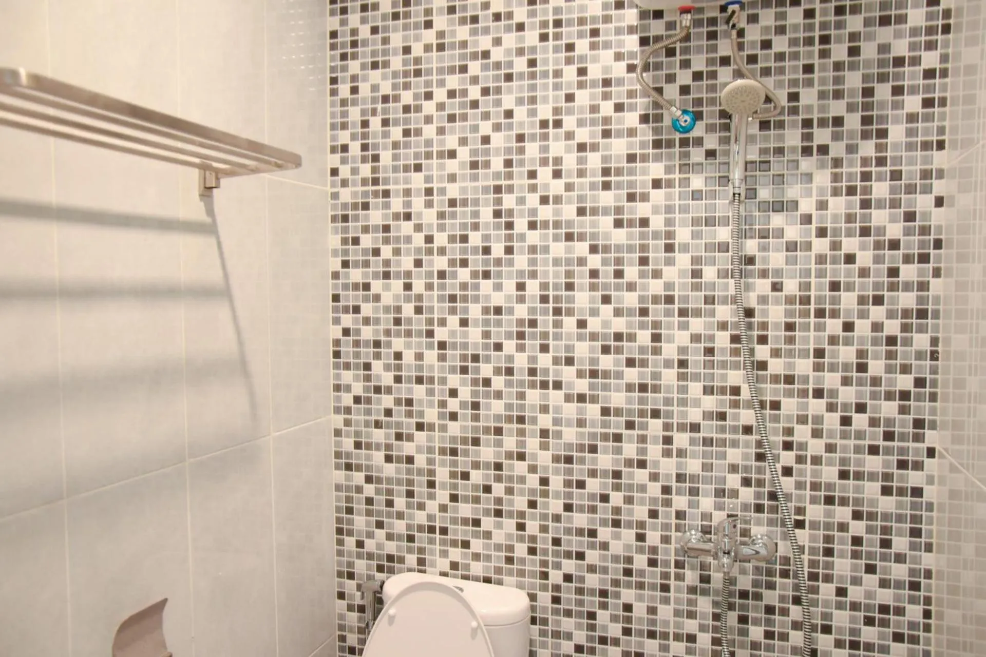 Bathroom in RedDoorz Plus near UNIMED Medan