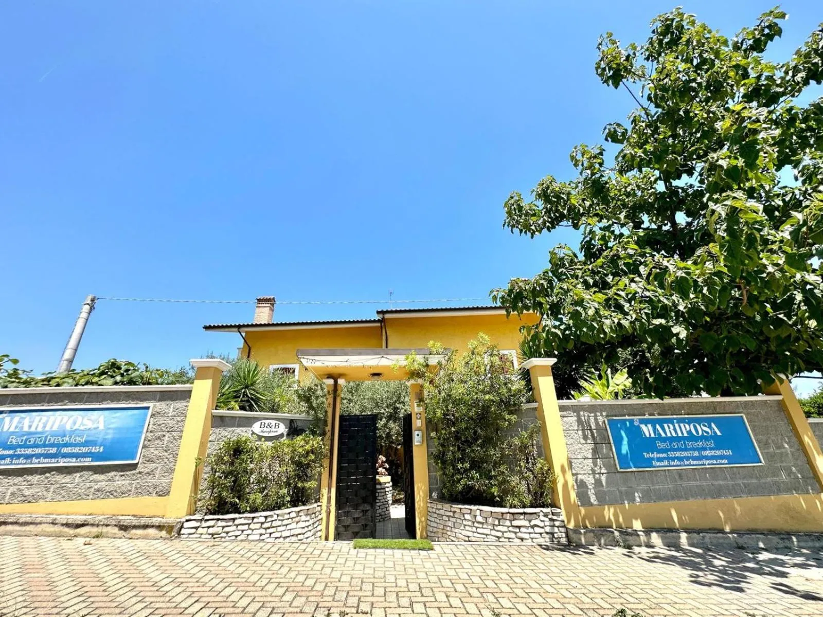 Property building in B&B Mariposa