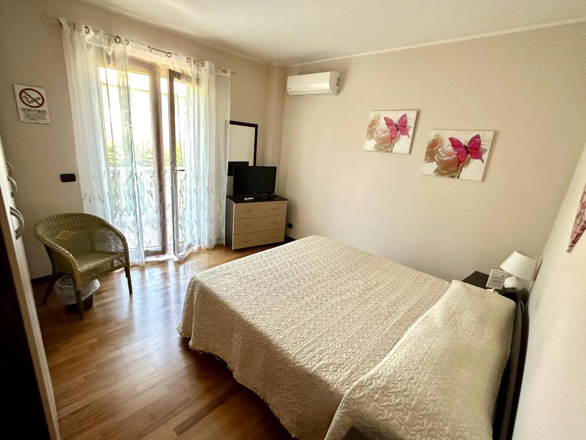 Bedroom, Bed in B&B Mariposa