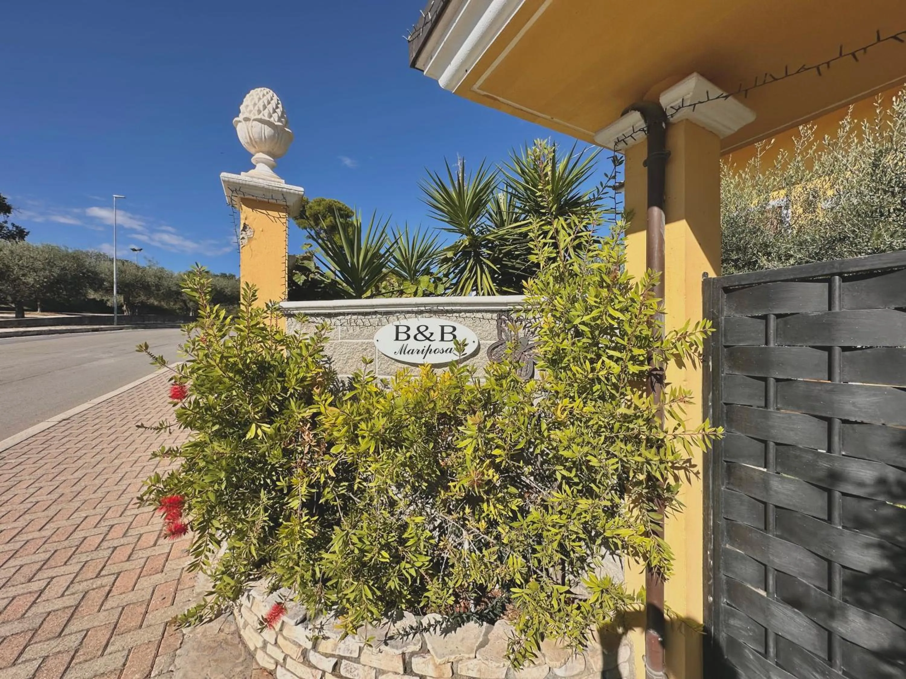 Property building in B&B Mariposa