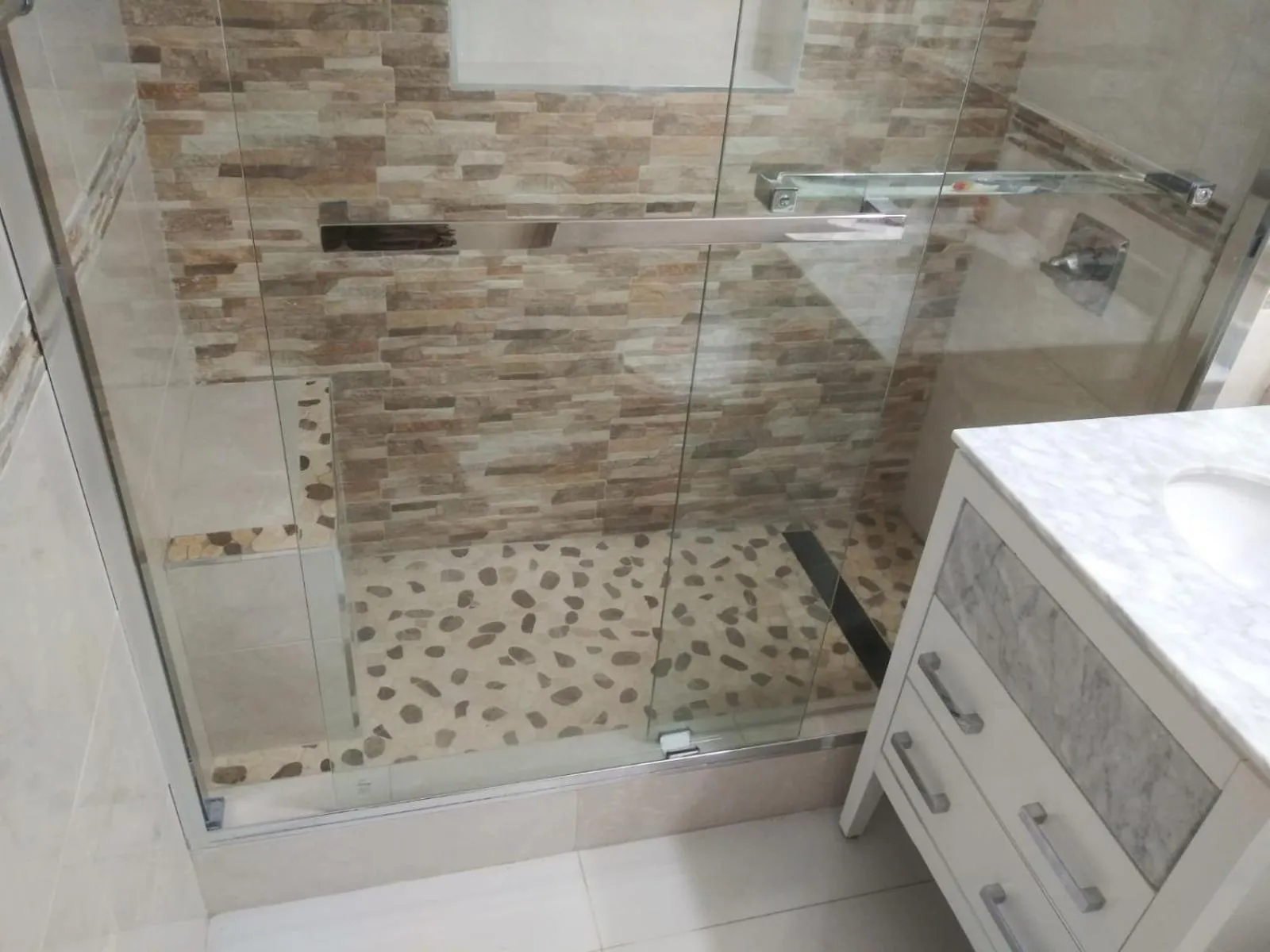 Cool's 1 bedroom Beach & Garden View