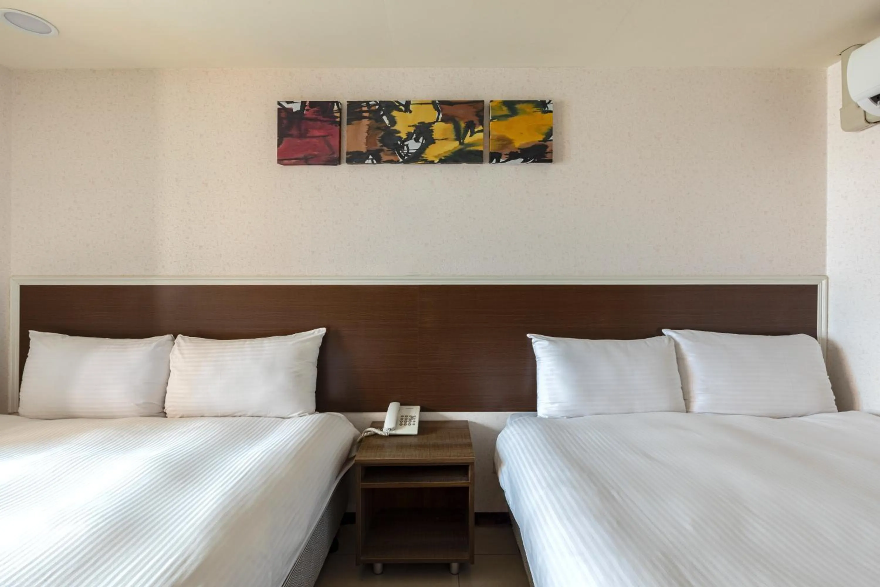 Standard Quadruple Room in E Lim Hotel