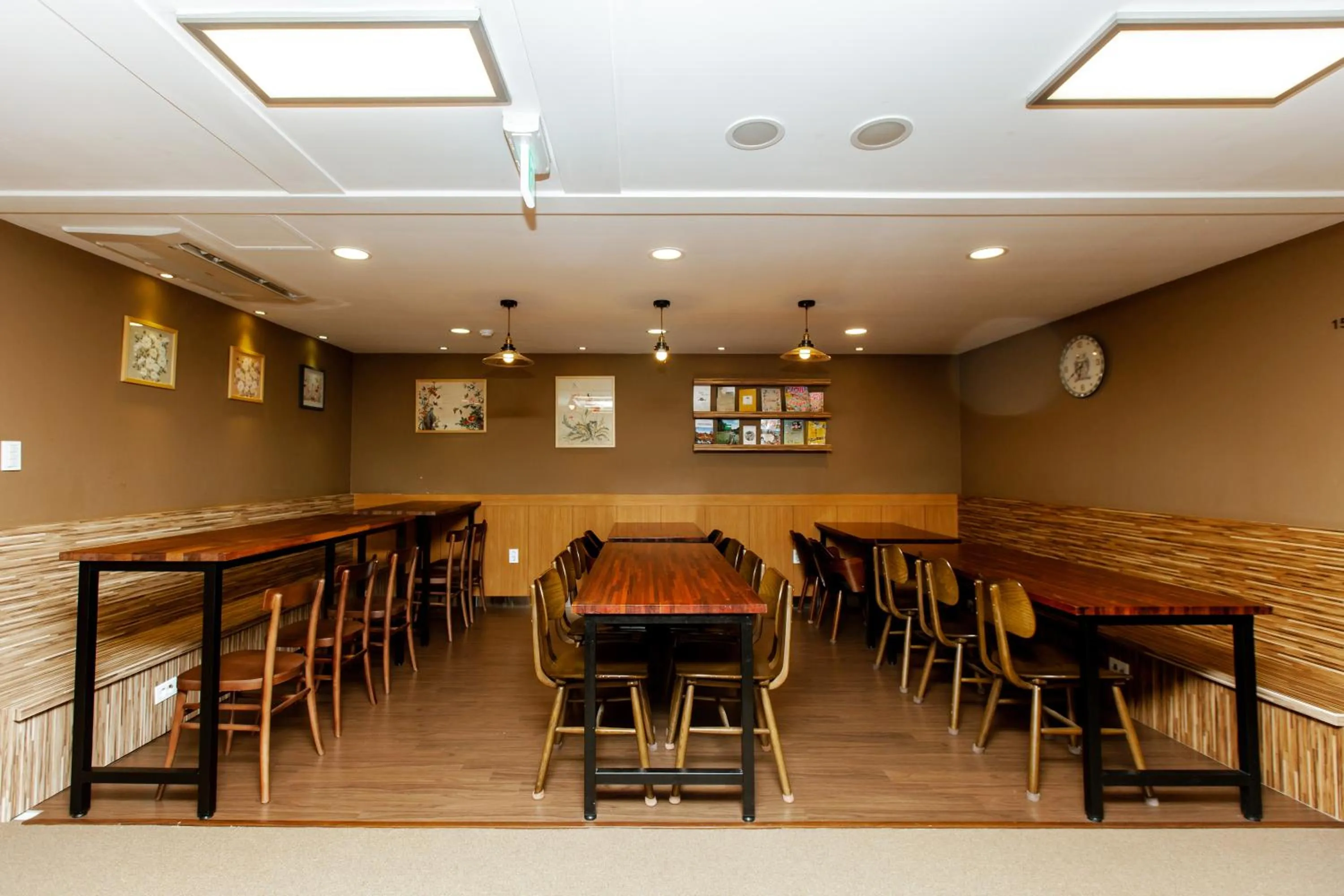 Seating area in Seoulite Inn Myeongdong Formerly - Step Inn Myeongdong 2