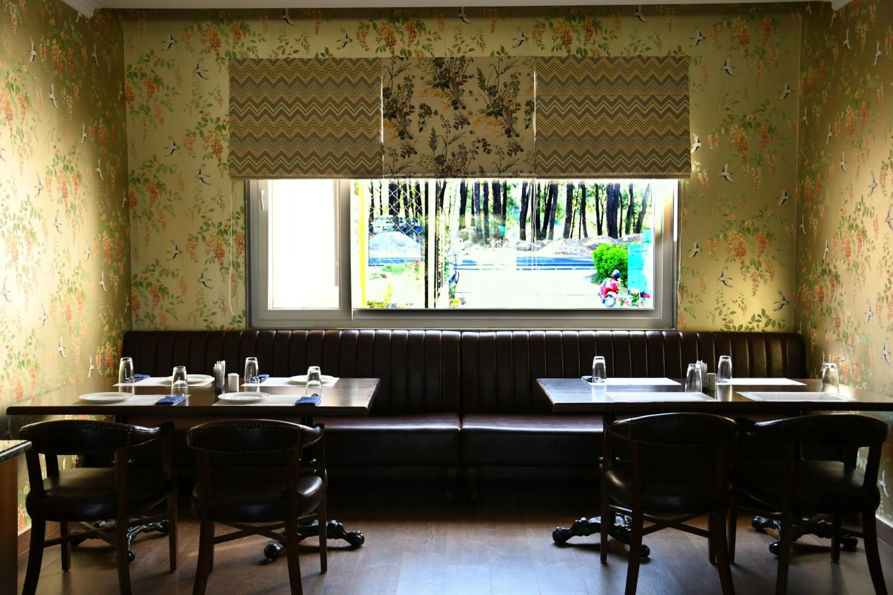 Coffee/tea facilities in Mastiff Villa Camellia by OTHPL