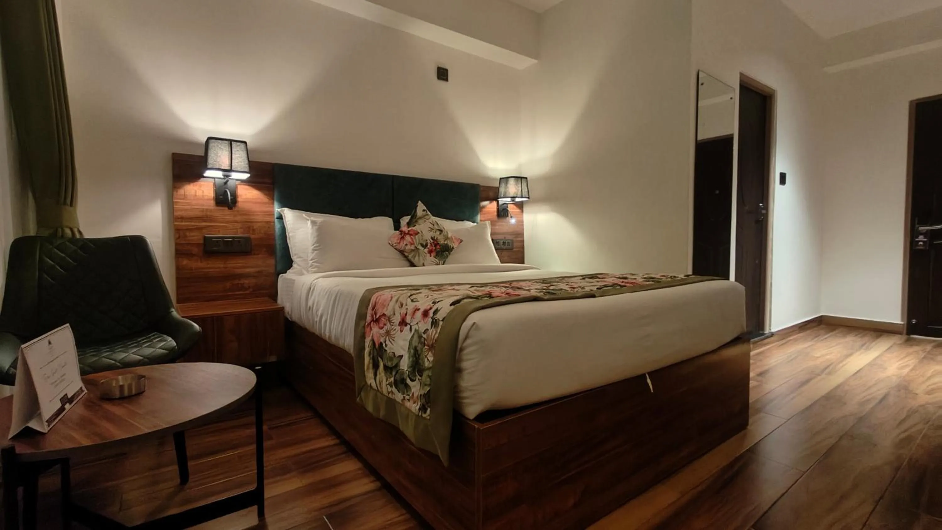 Bedroom, Bed in Mount Himalayan Hotel