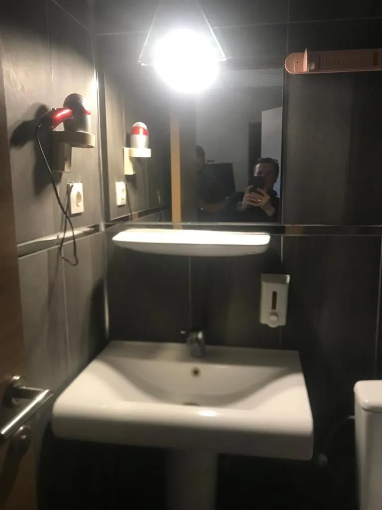 Bathroom in Elite Hotel City Center Saray Bed and Breakfast