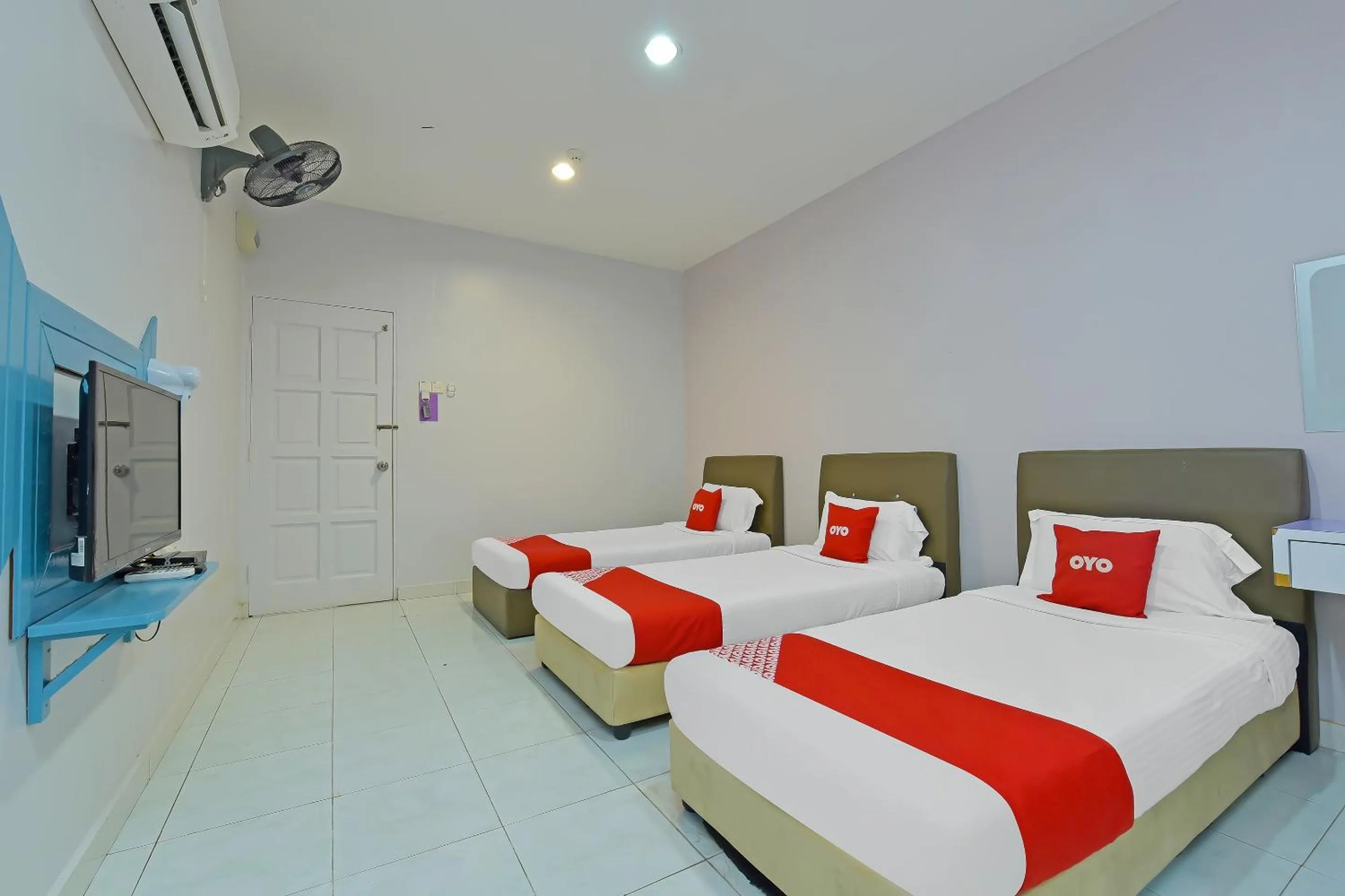 Bedroom, Bed in Hotel O Purple Town