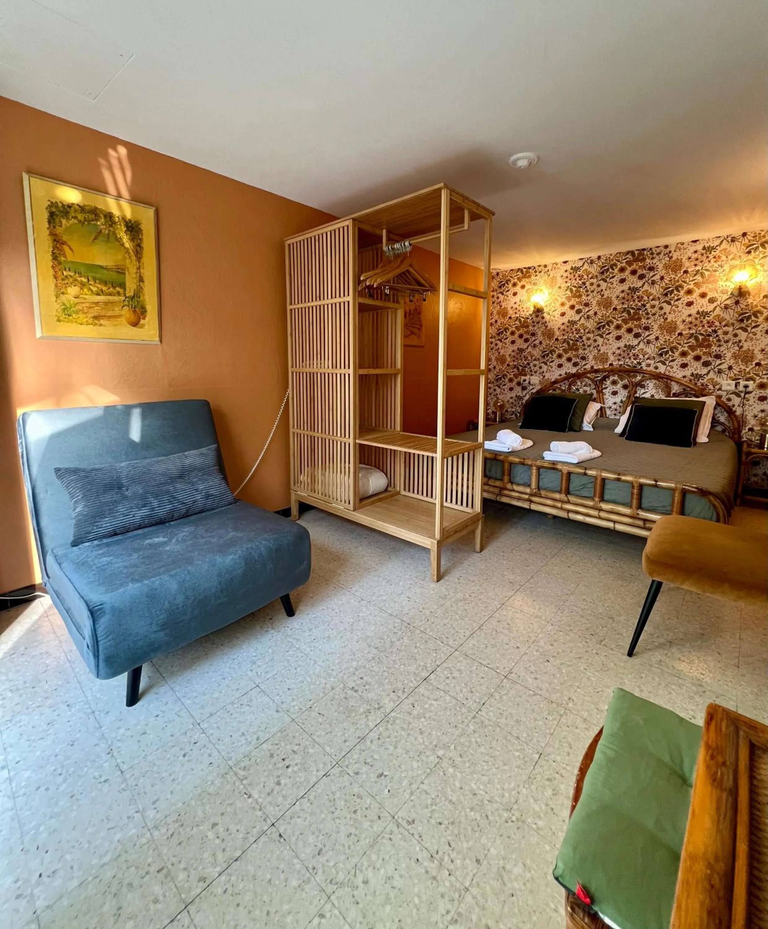 Photo of the whole room in Hotel Le Ponteil