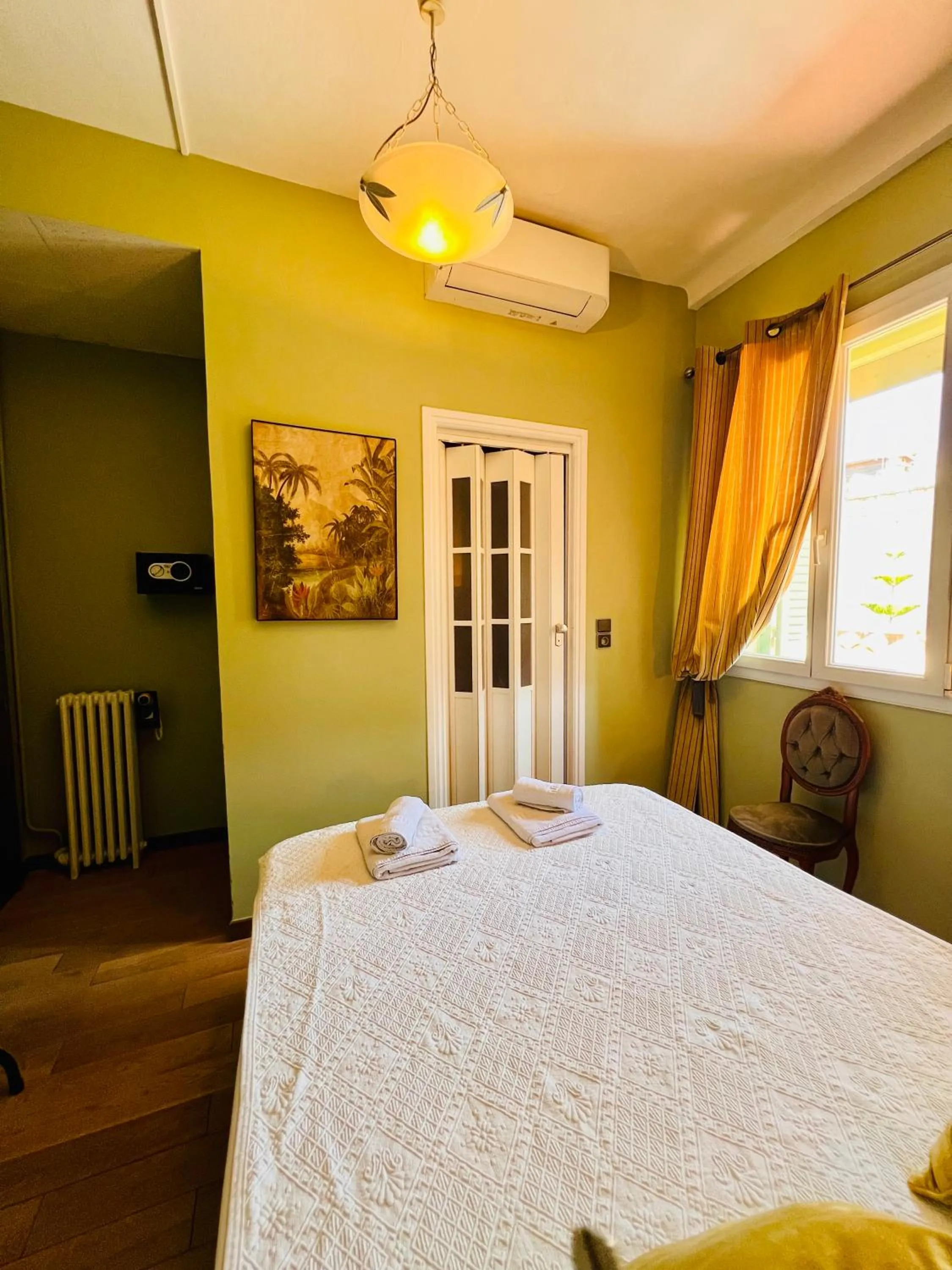 Photo of the whole room, Bed in Hotel Le Ponteil