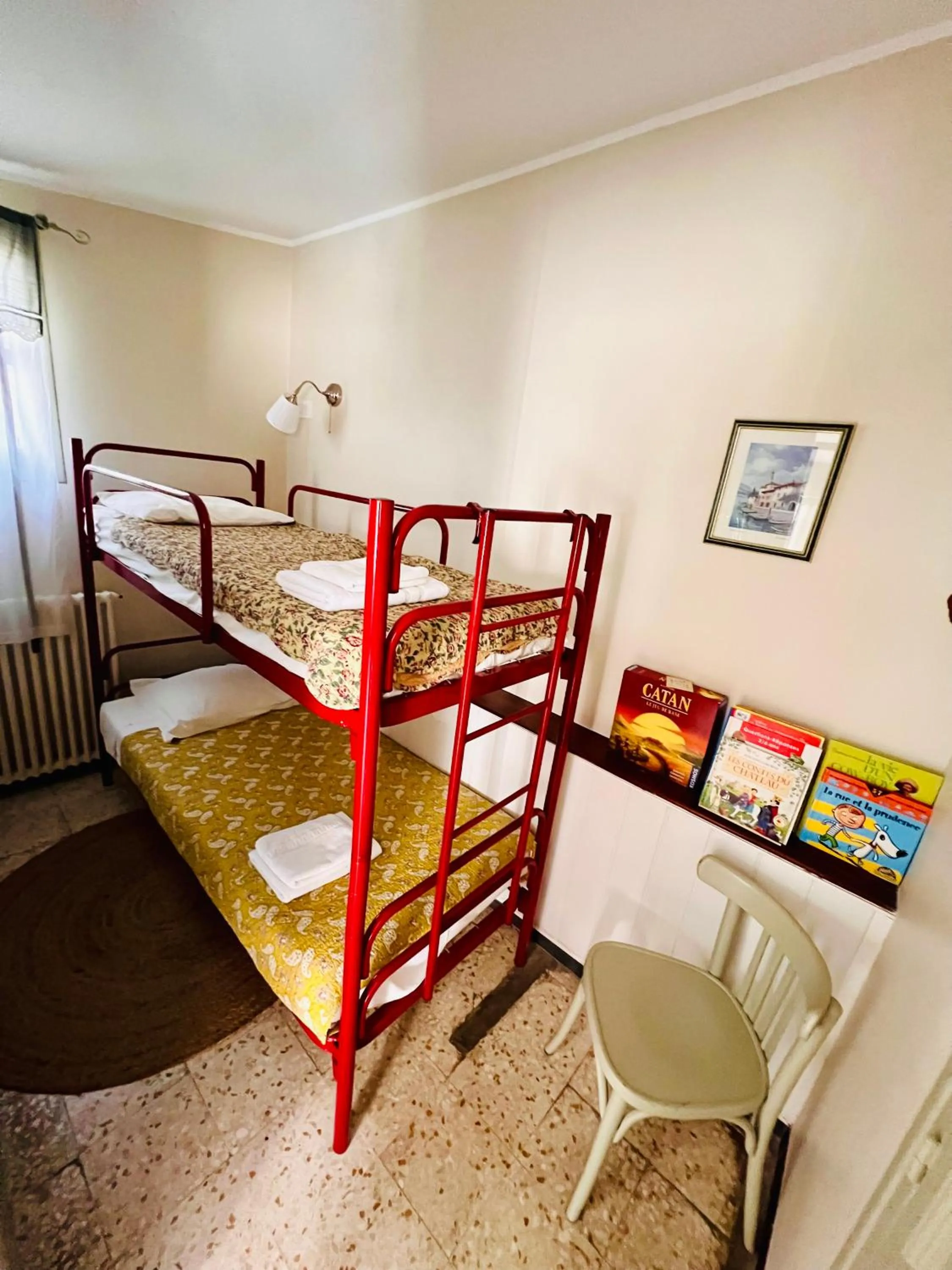 bunk bed, Bed in Hotel Le Ponteil