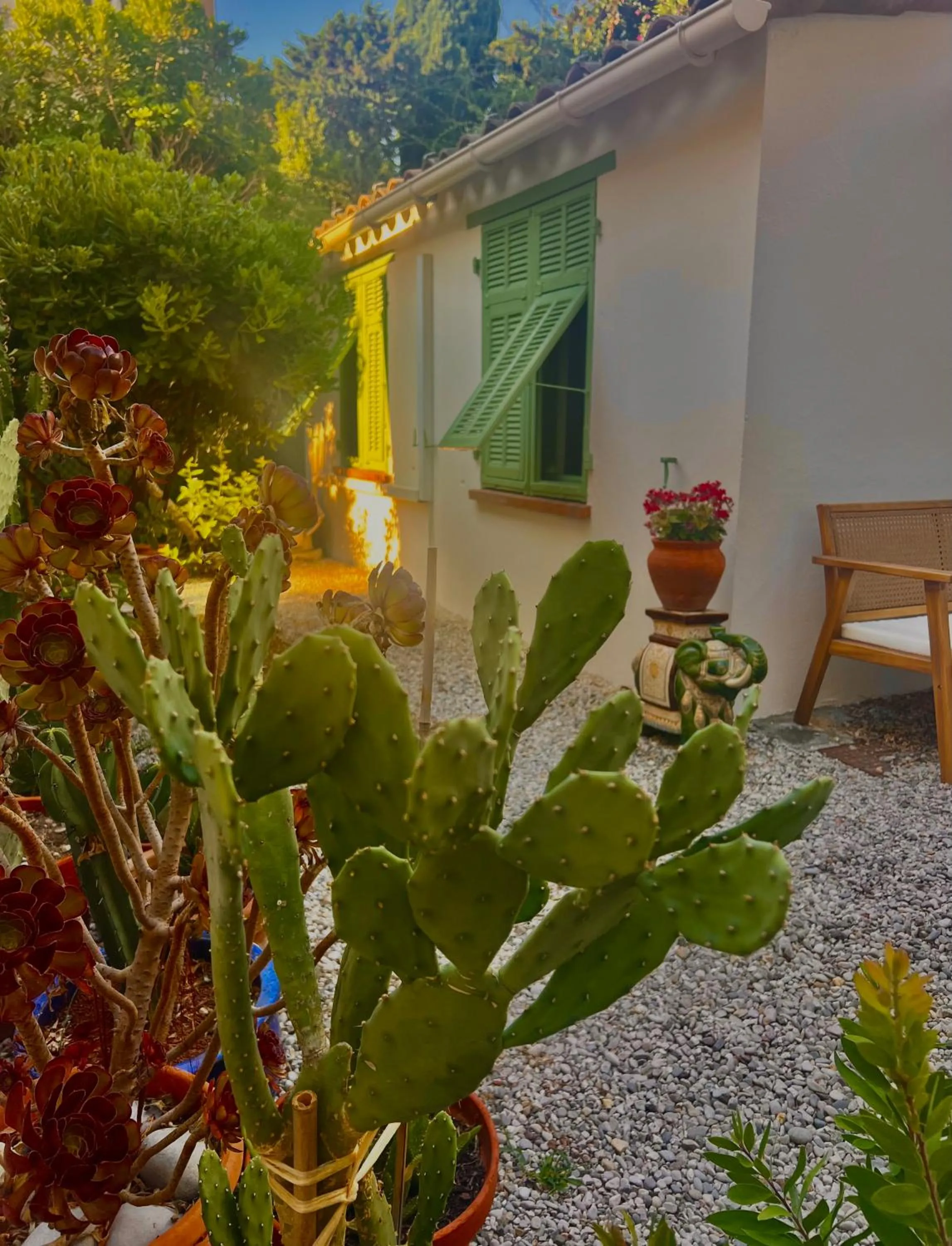 Patio in Hotel Le Ponteil