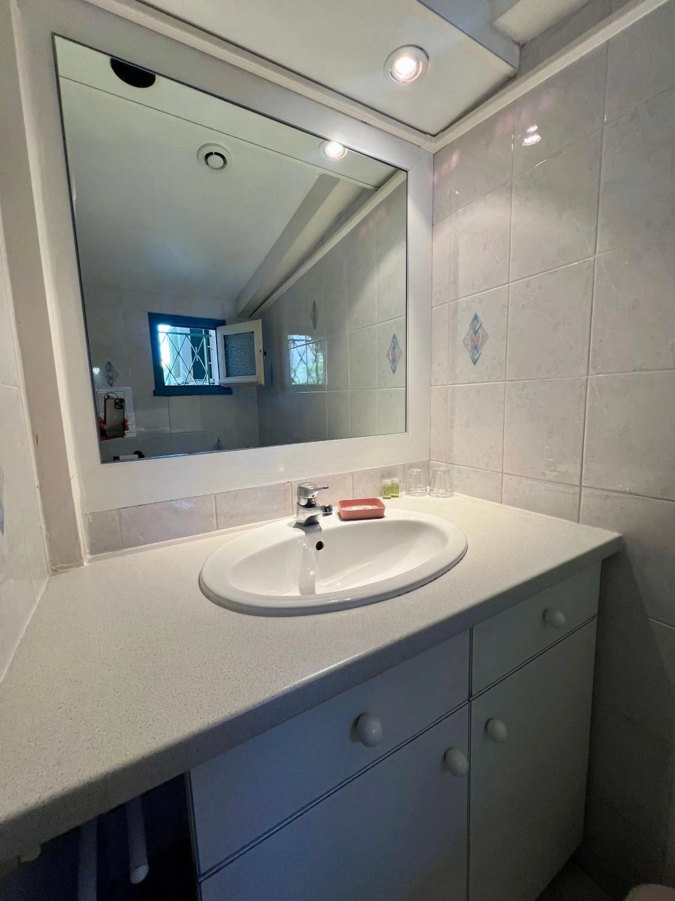 Bathroom in Hotel Le Ponteil