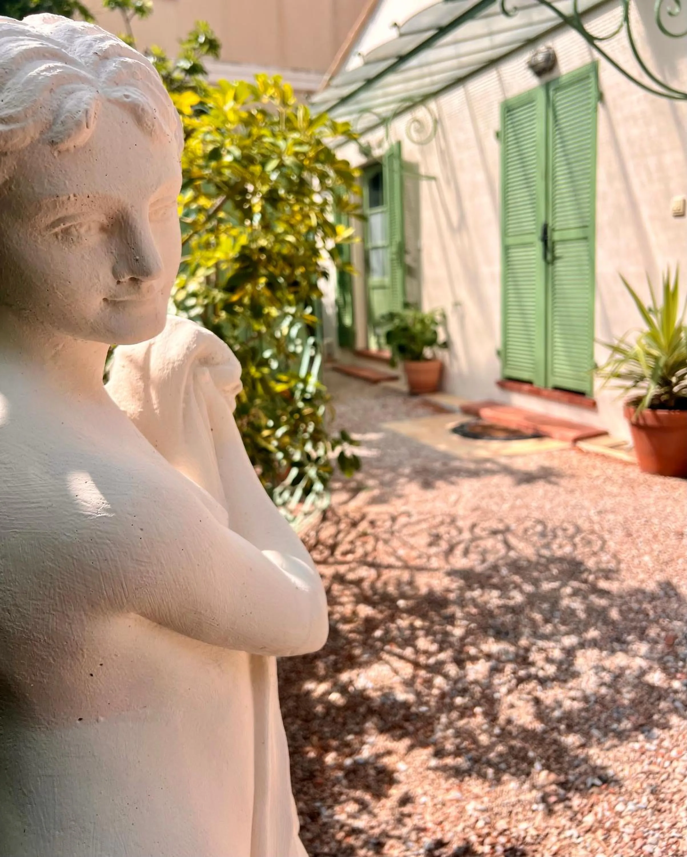 Garden view in Hotel Le Ponteil